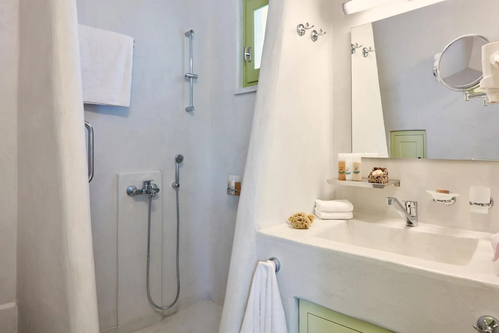 Toilet in Crossroads Inn Traditional Lodging