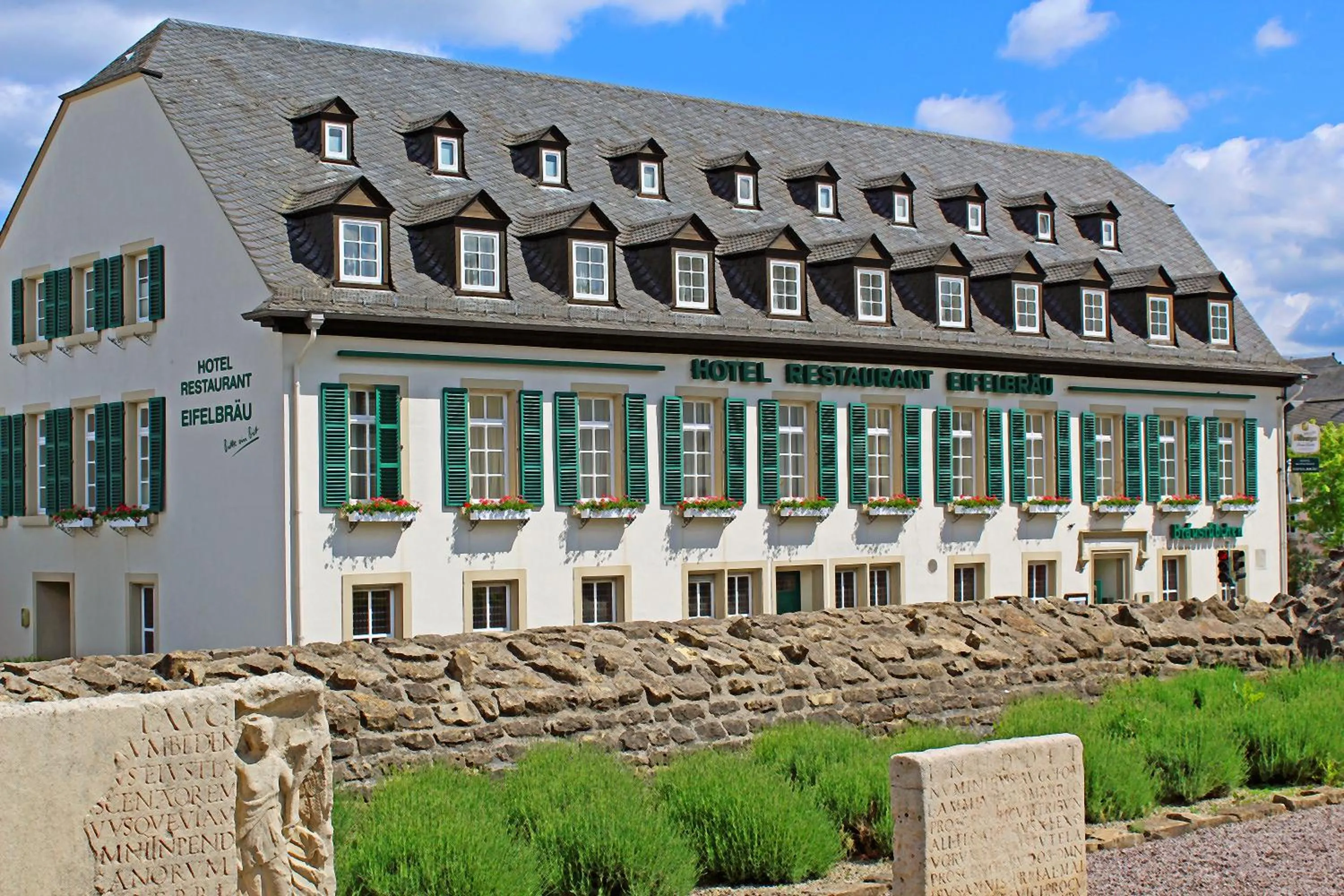 Property building in Hotel Eifelbräu