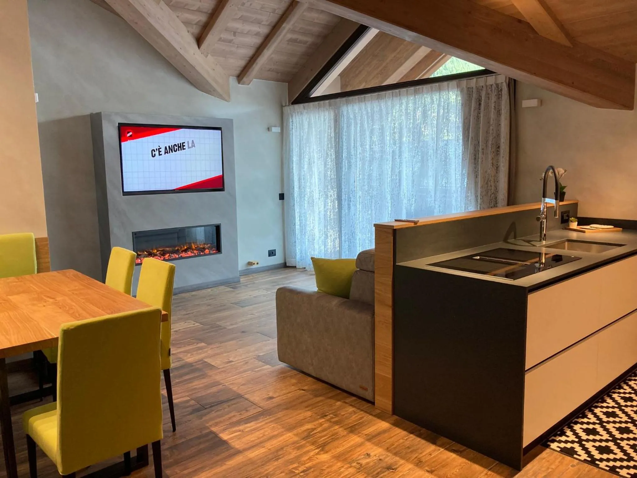 Kitchen or kitchenette in Appartamento Suite centro Livigno 4S - Sabrina