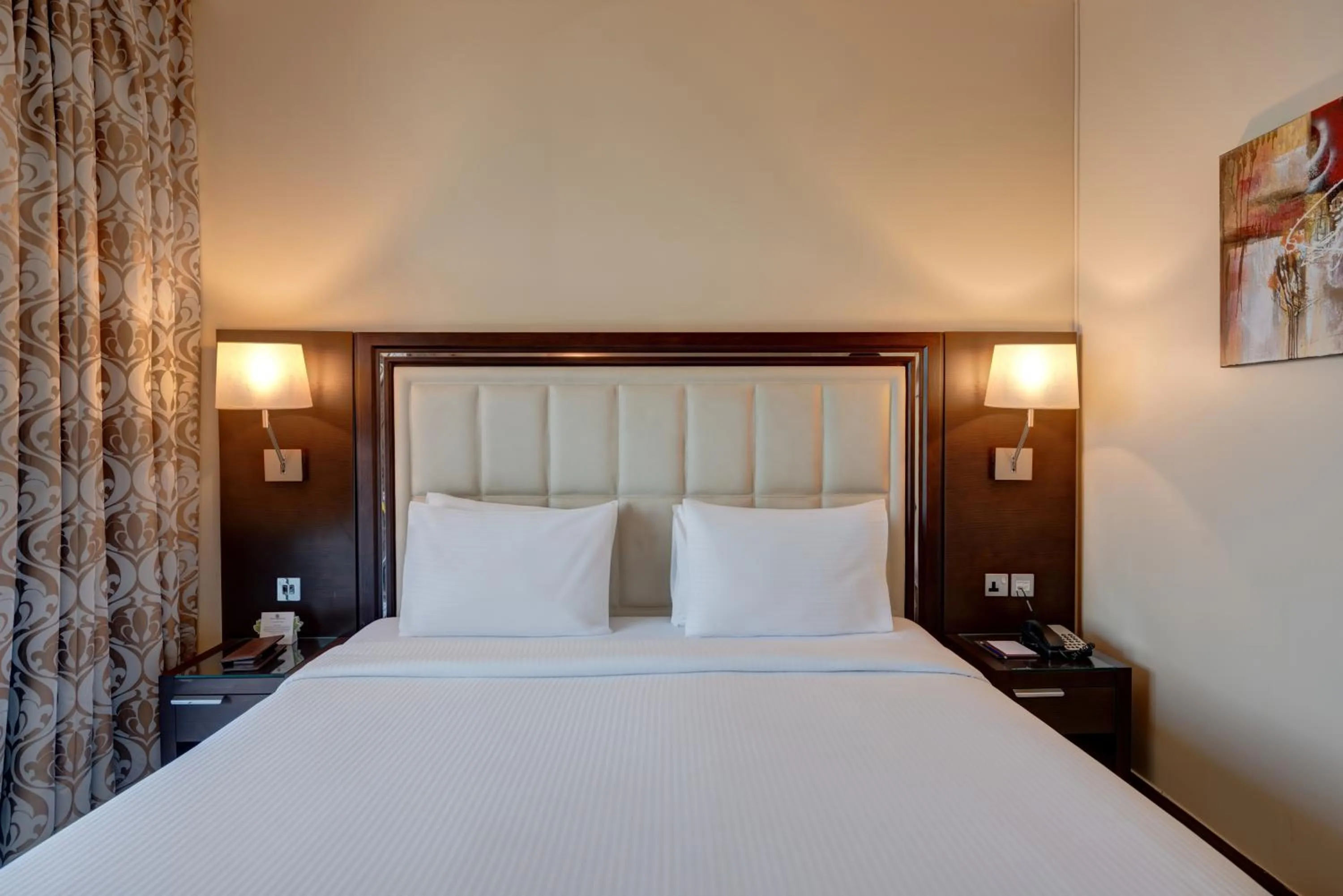 Deluxe One-Bedroom Suite City View in Copthorne Hotel Dubai
