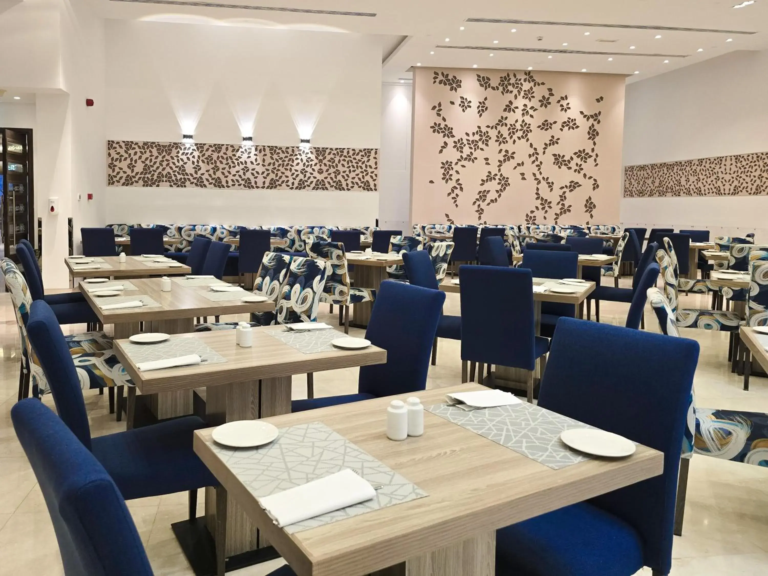 Restaurant/places to eat in Copthorne Hotel Dubai Restaurant/places to eat in Copthorne Hotel Dubai