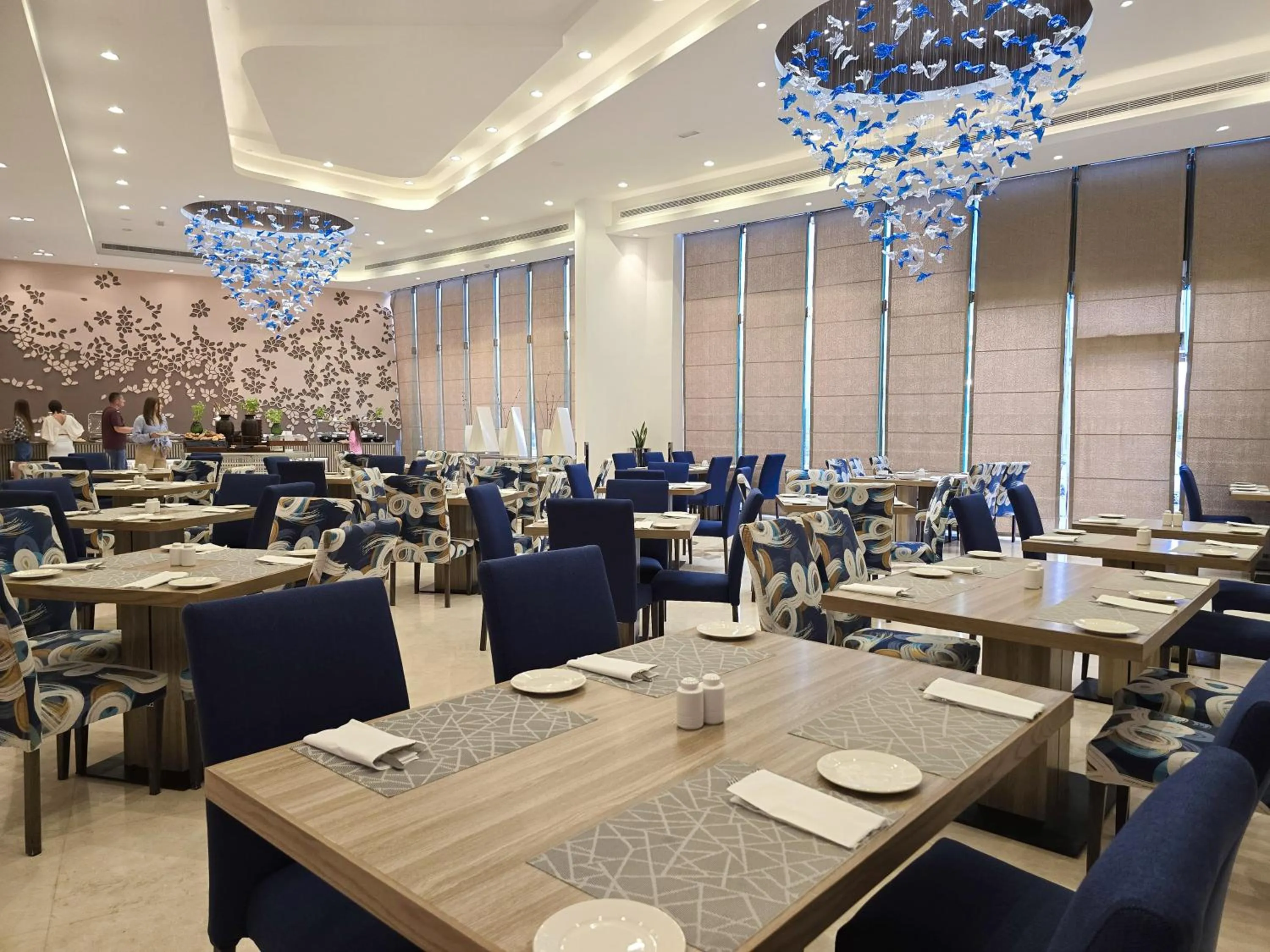 Restaurant/places to eat in Copthorne Hotel Dubai