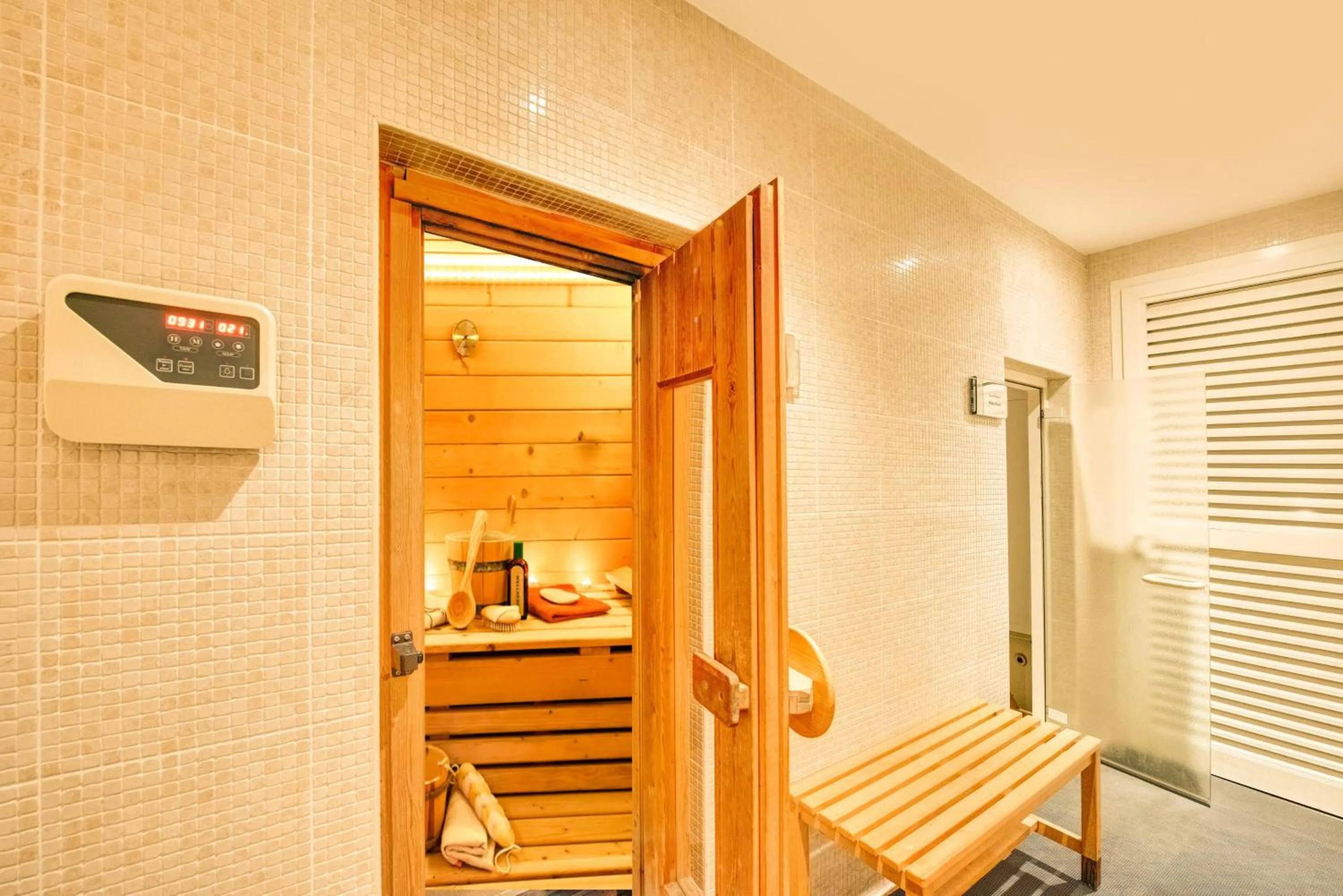 Sauna in Copthorne Hotel Dubai