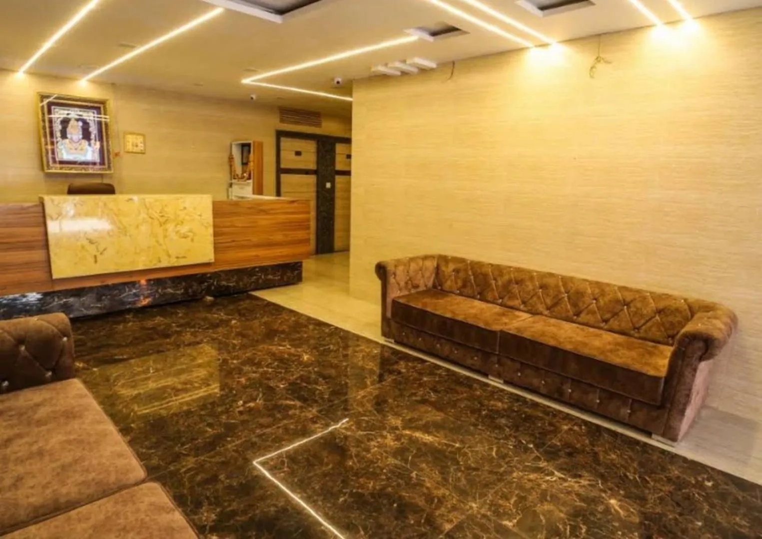Lobby or reception in Hotel Sundaram 5 Minutes Distance from Dargah
