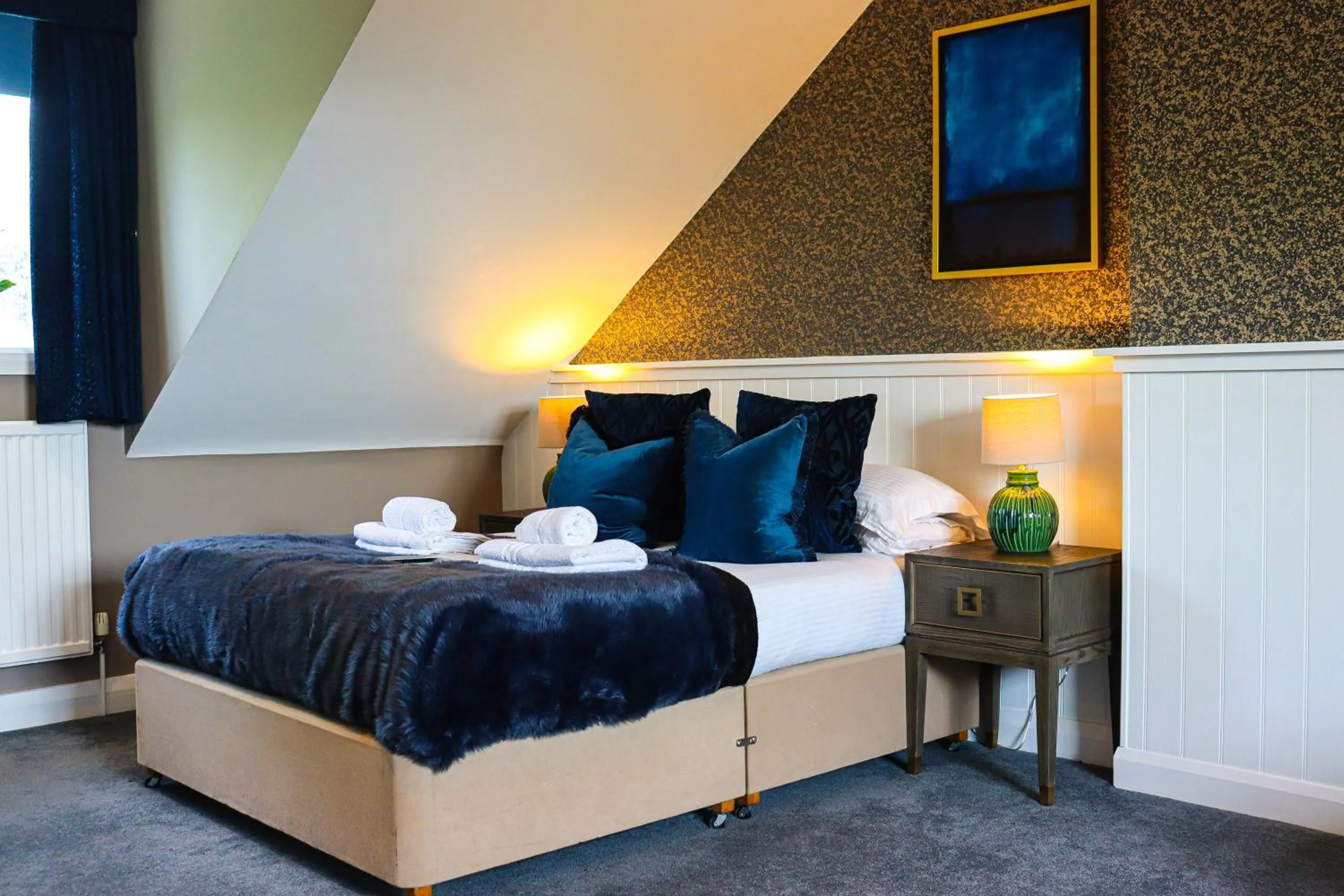 Bed in The Gateway Hotel