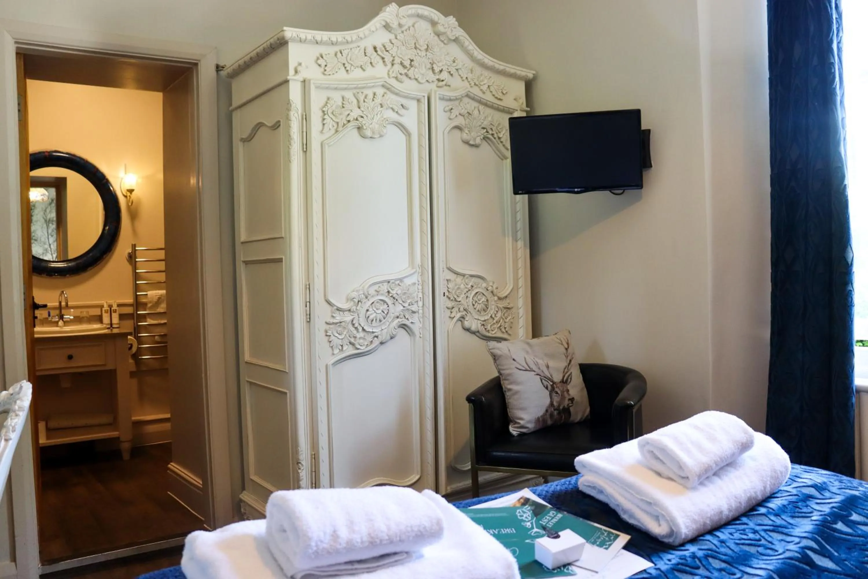 Bed in The Gateway Hotel