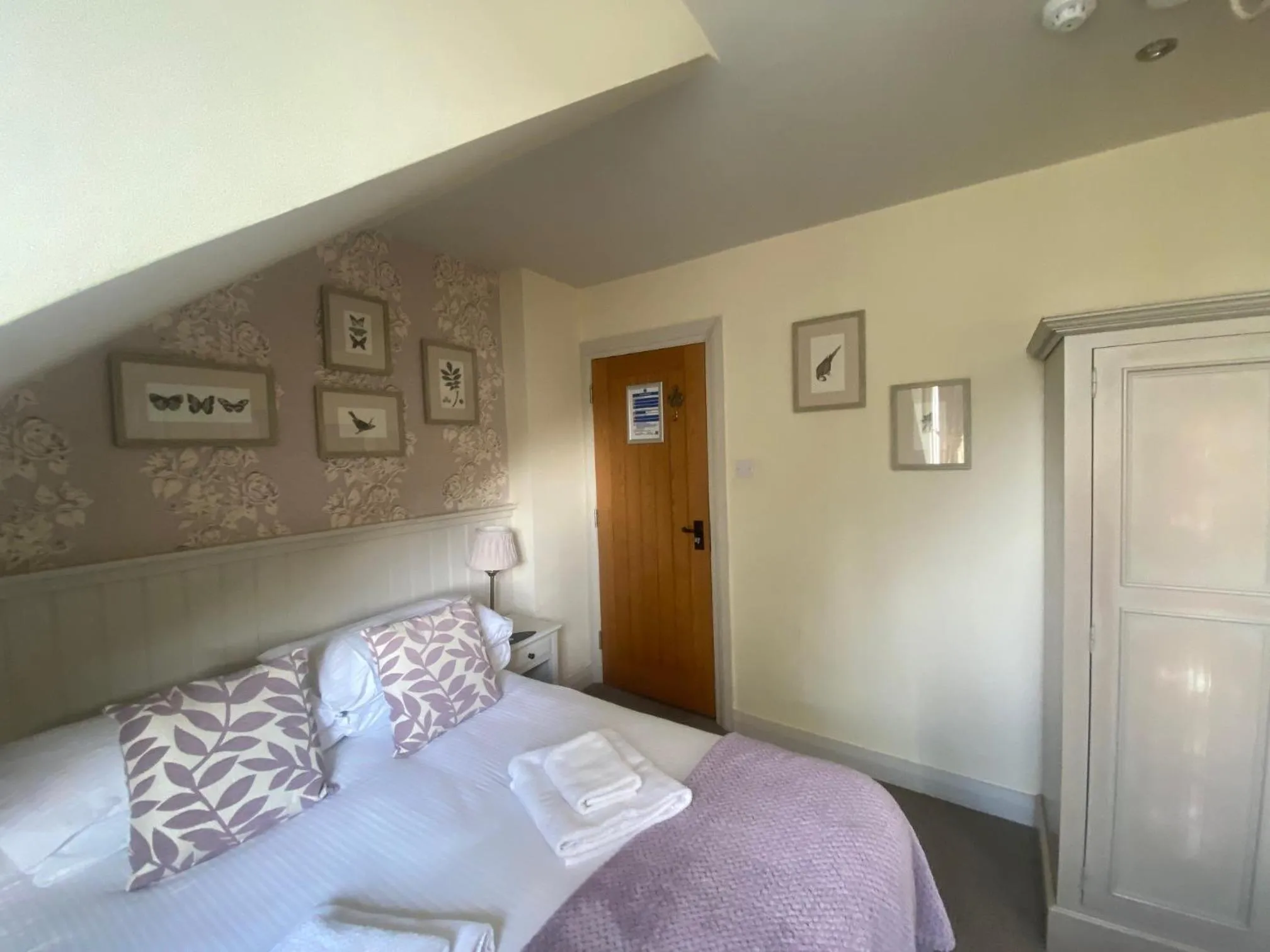 Bed in The Gateway Hotel