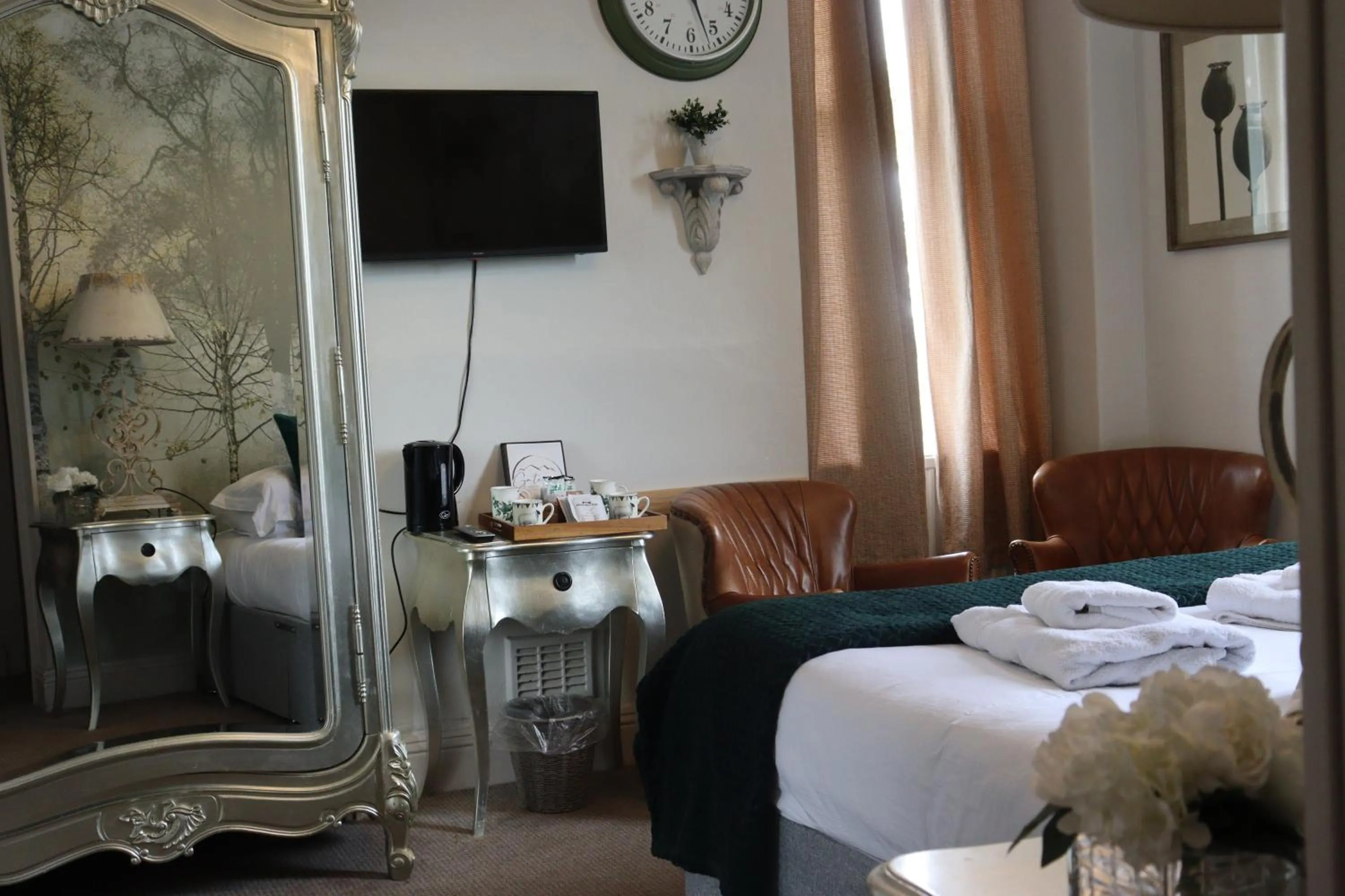 Bed in The Gateway Hotel