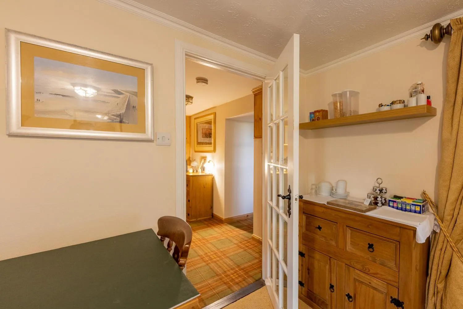 Communal lounge/ TV room, Bed in Benview Bed and Breakfast & Luxury Lodge, Isle of North Uist