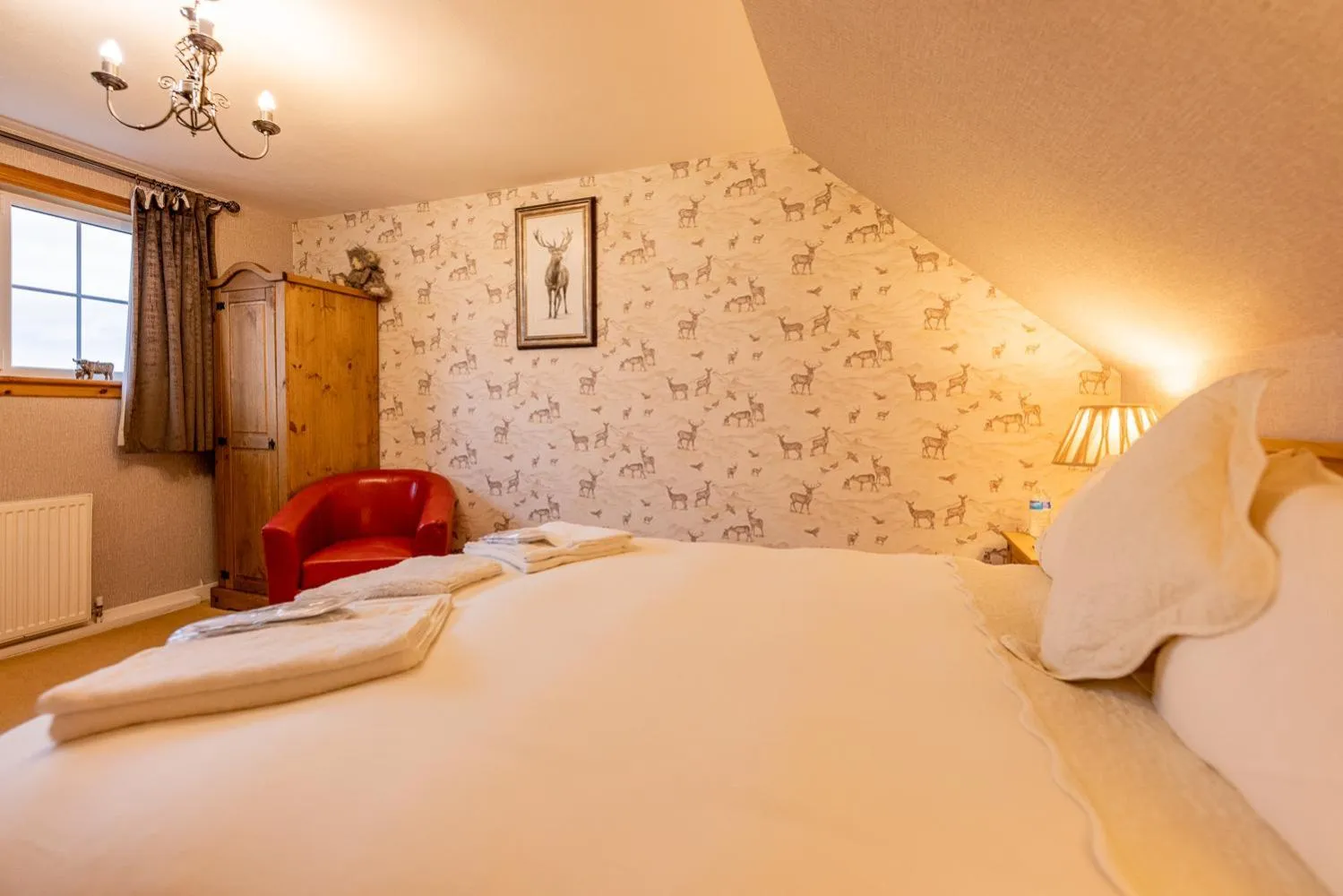 Shower, Bed in Benview Bed and Breakfast & Luxury Lodge, Isle of North Uist