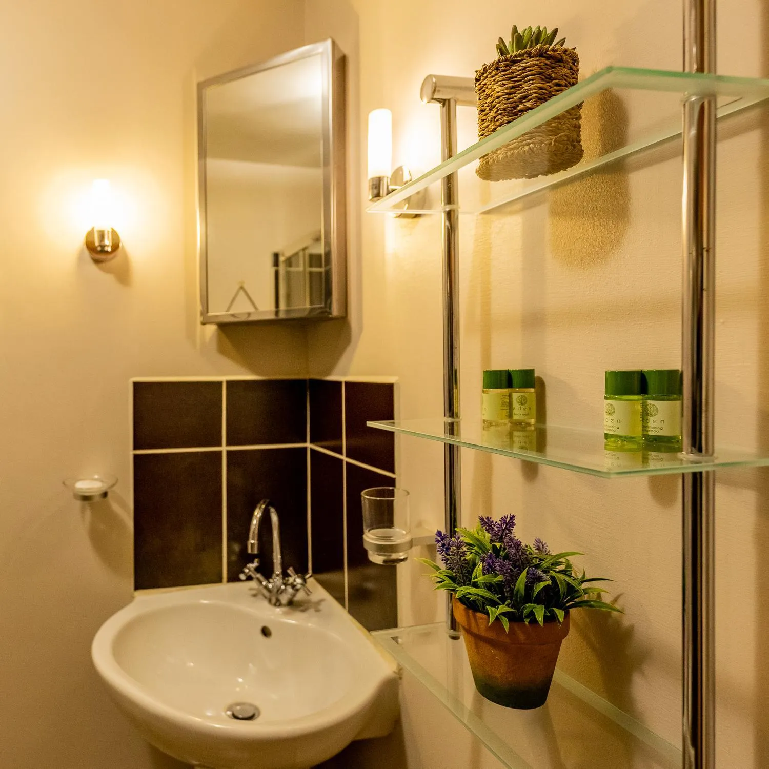 Bathroom in Benview Bed and Breakfast & Luxury Lodge, Isle of North Uist