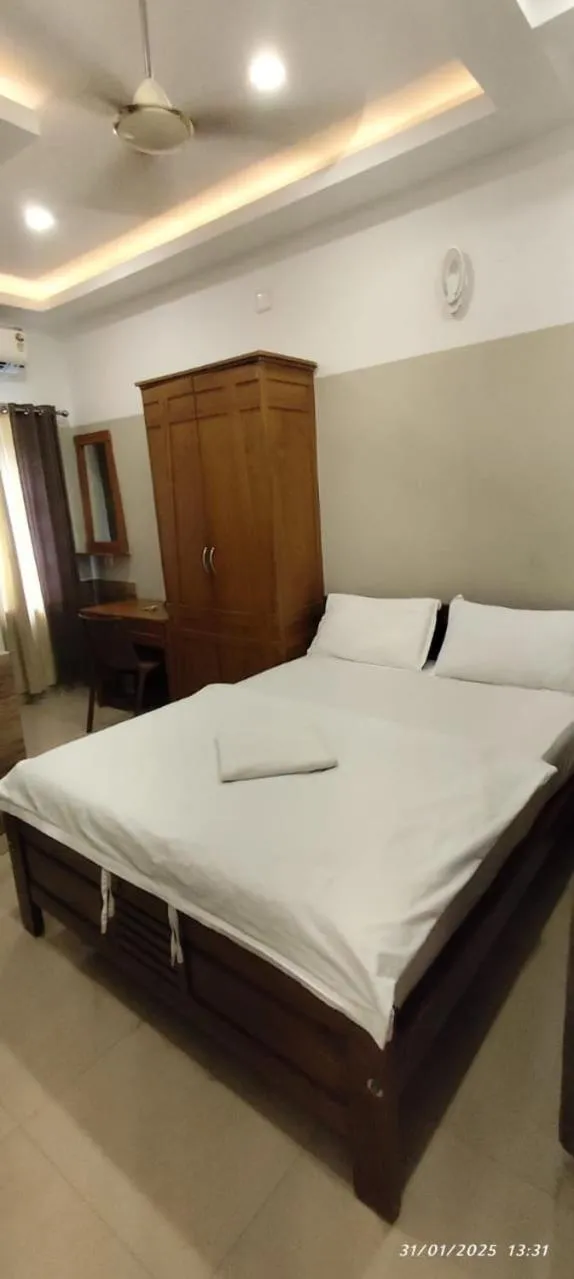 SAPPHIRE INN