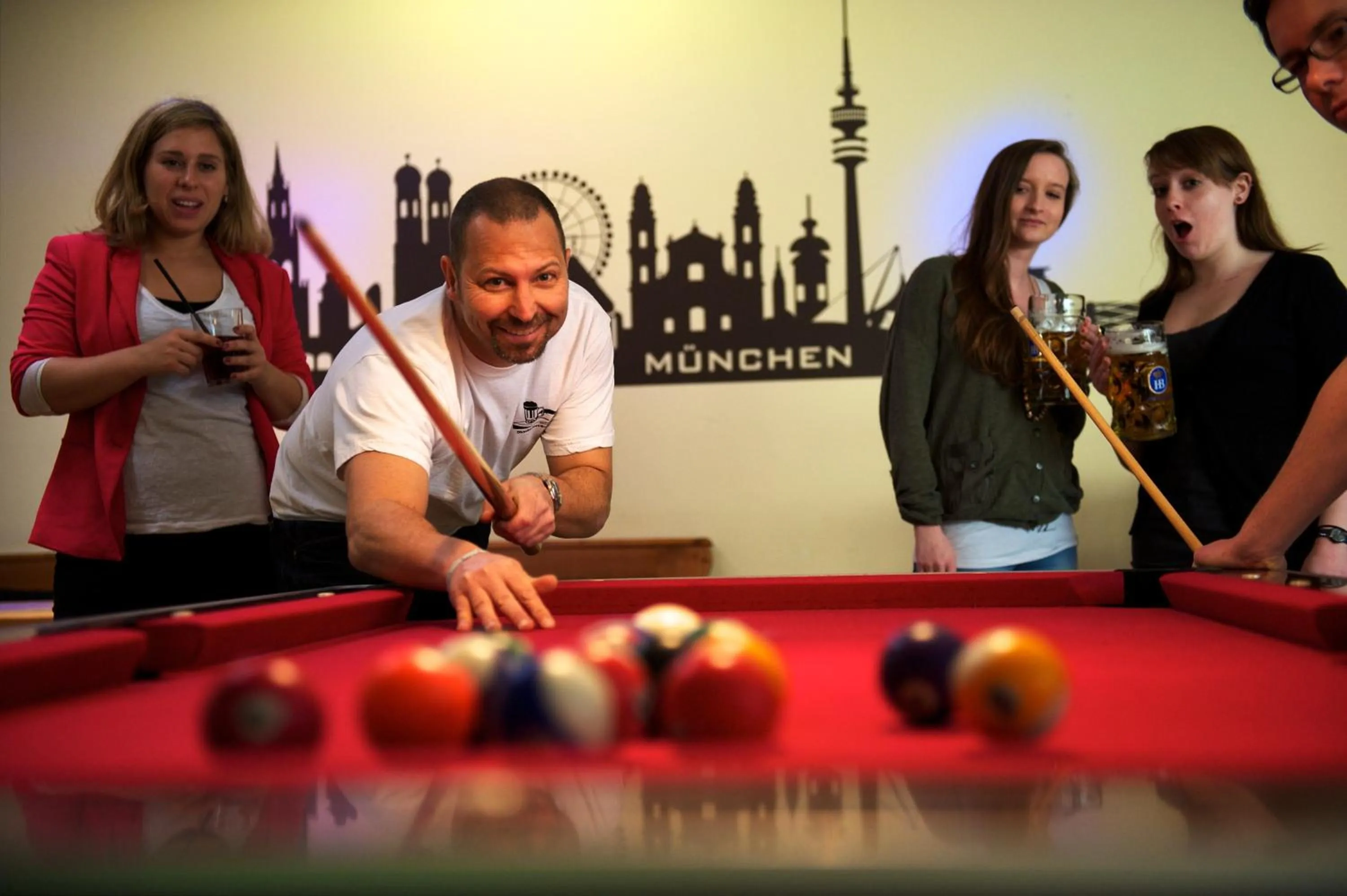 Billiard in THE 4YOU Hostel & Hotel Munich