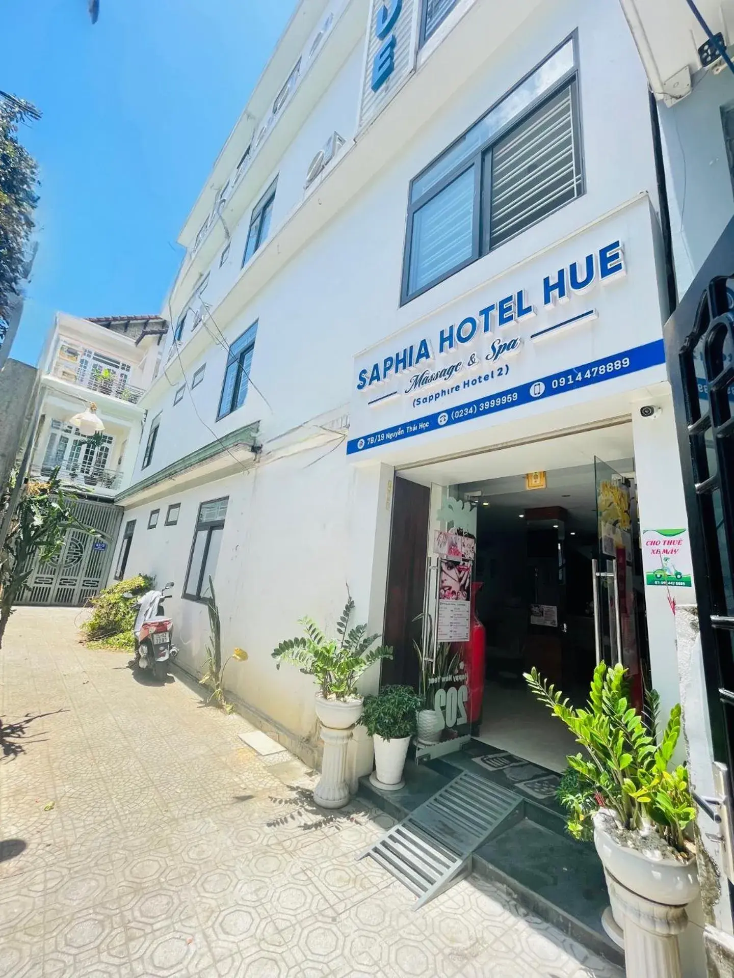 Property building in Sapphire HOTEL HUE Property building in Sapphire HOTEL HUE