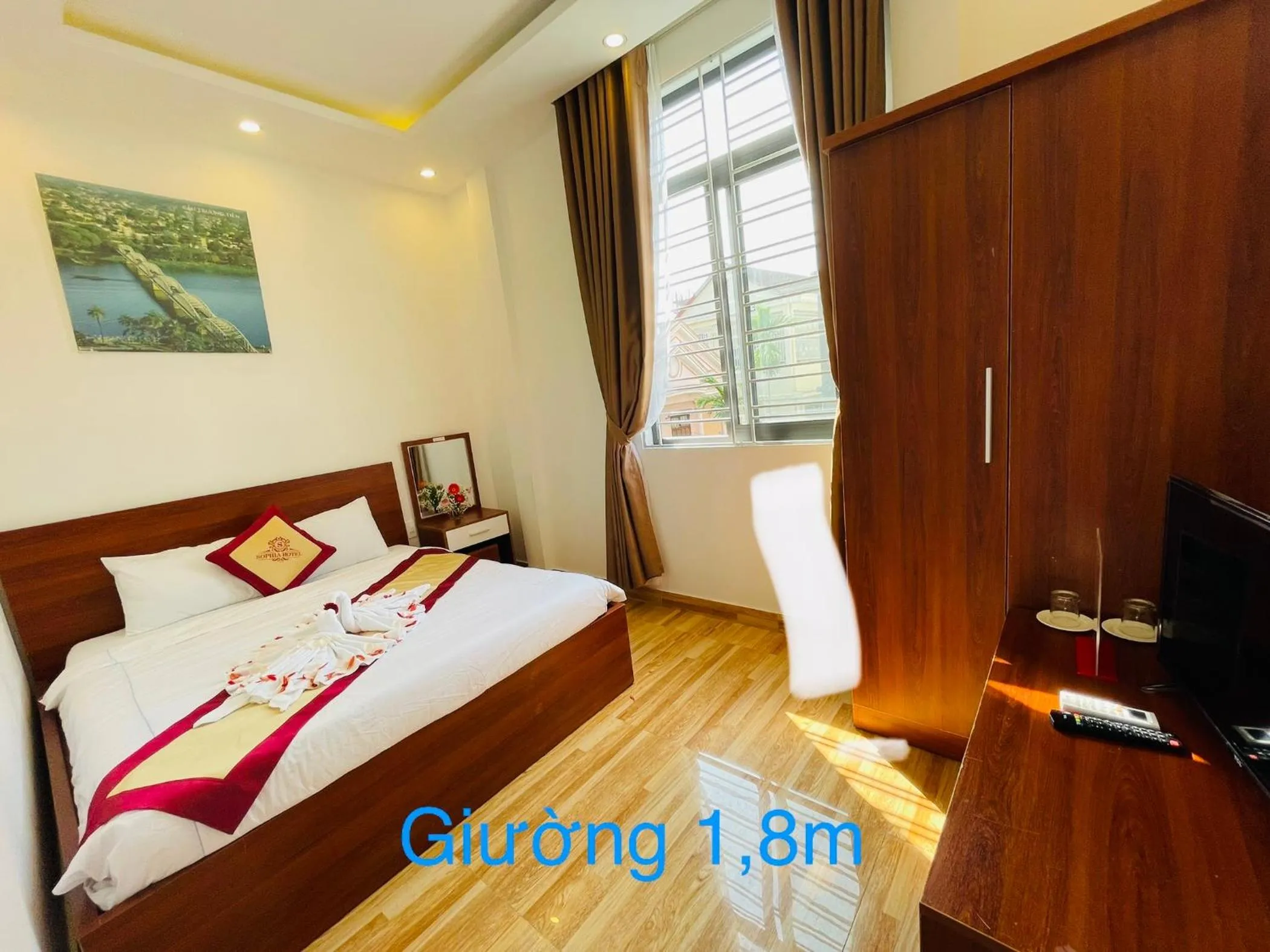 Bed in Sapphire HOTEL HUE