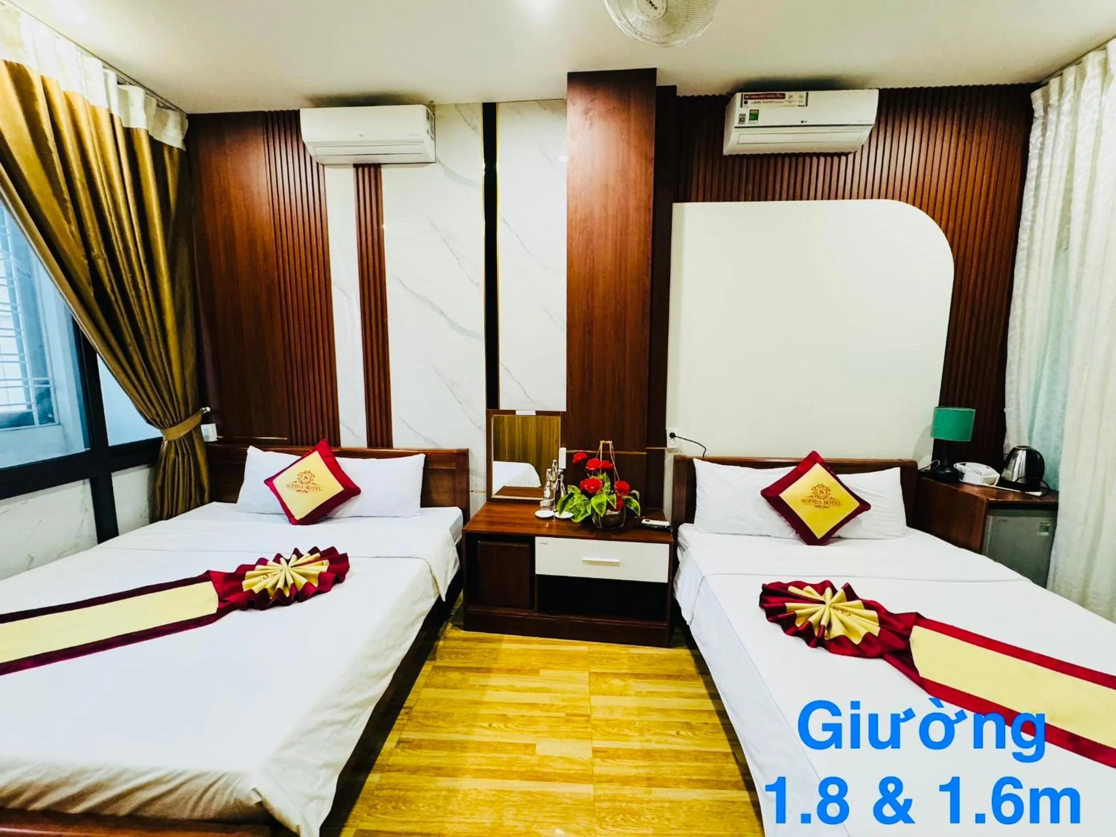 Bed in Sapphire HOTEL HUE