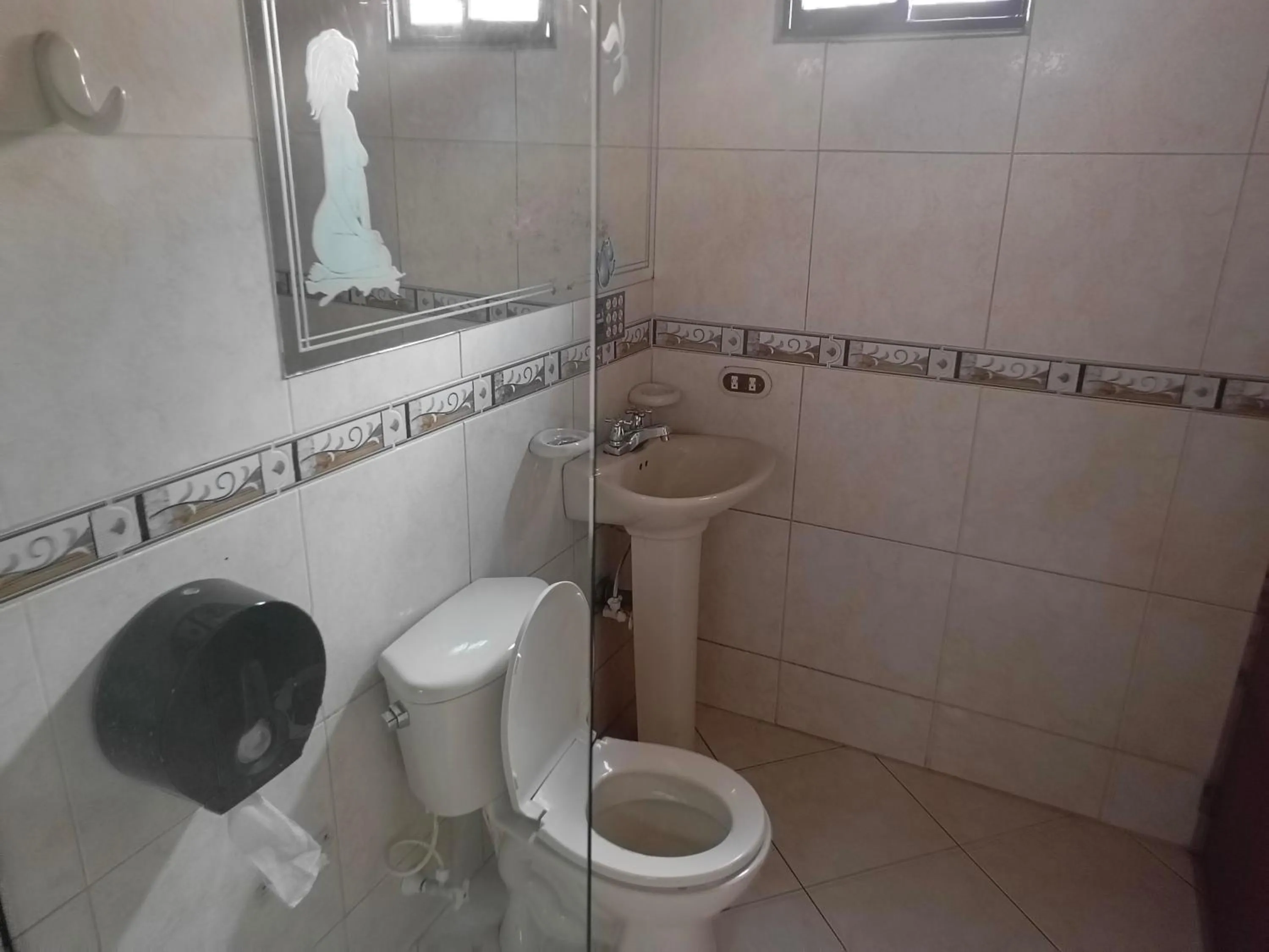 Bathroom in Hotel Brisas MEDELLIN