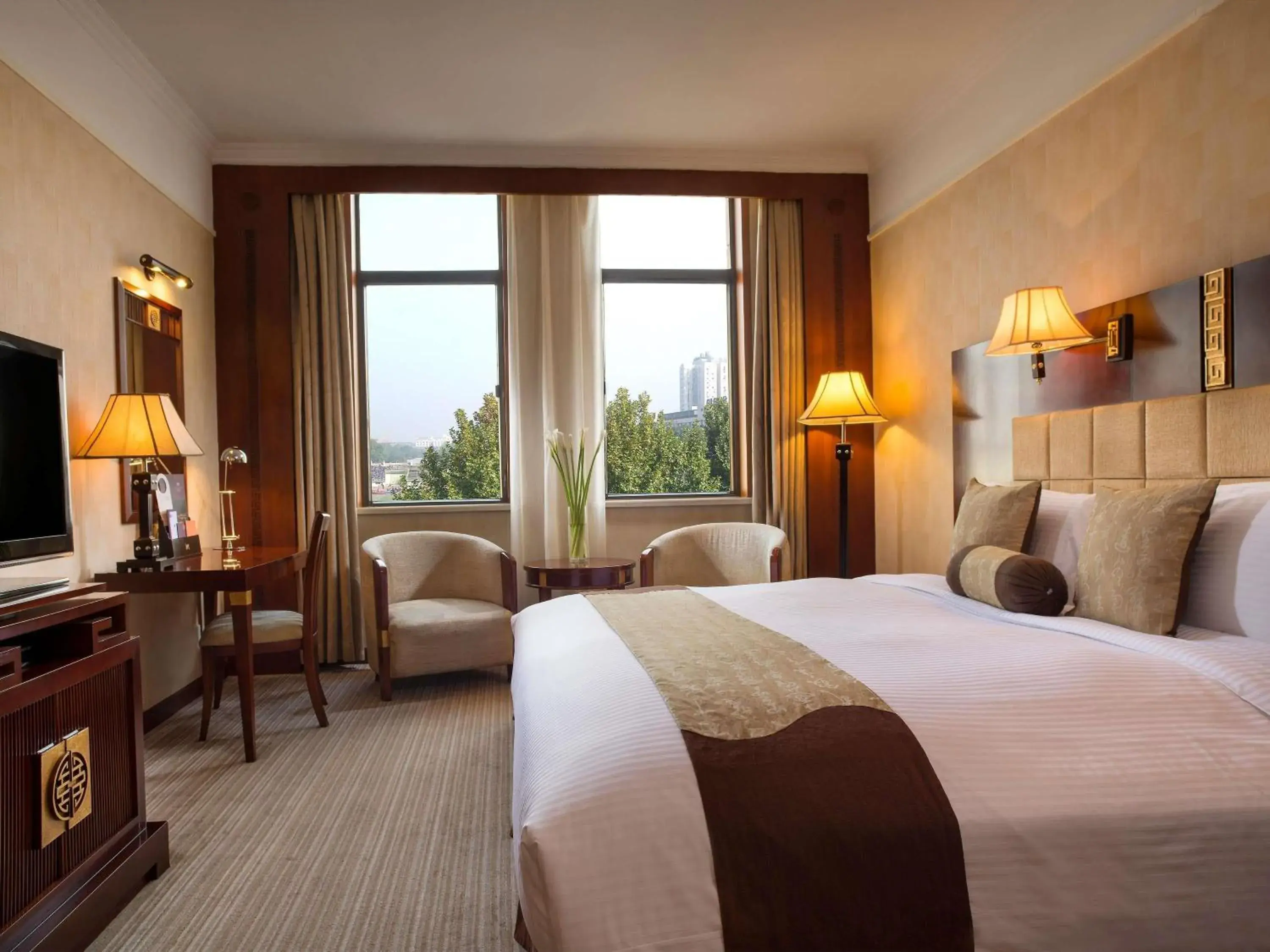 Bedroom, Bed in Grand Mercure Xian On Renmin Square Bedroom, Bed in Grand Mercure Xian On Renmin Square