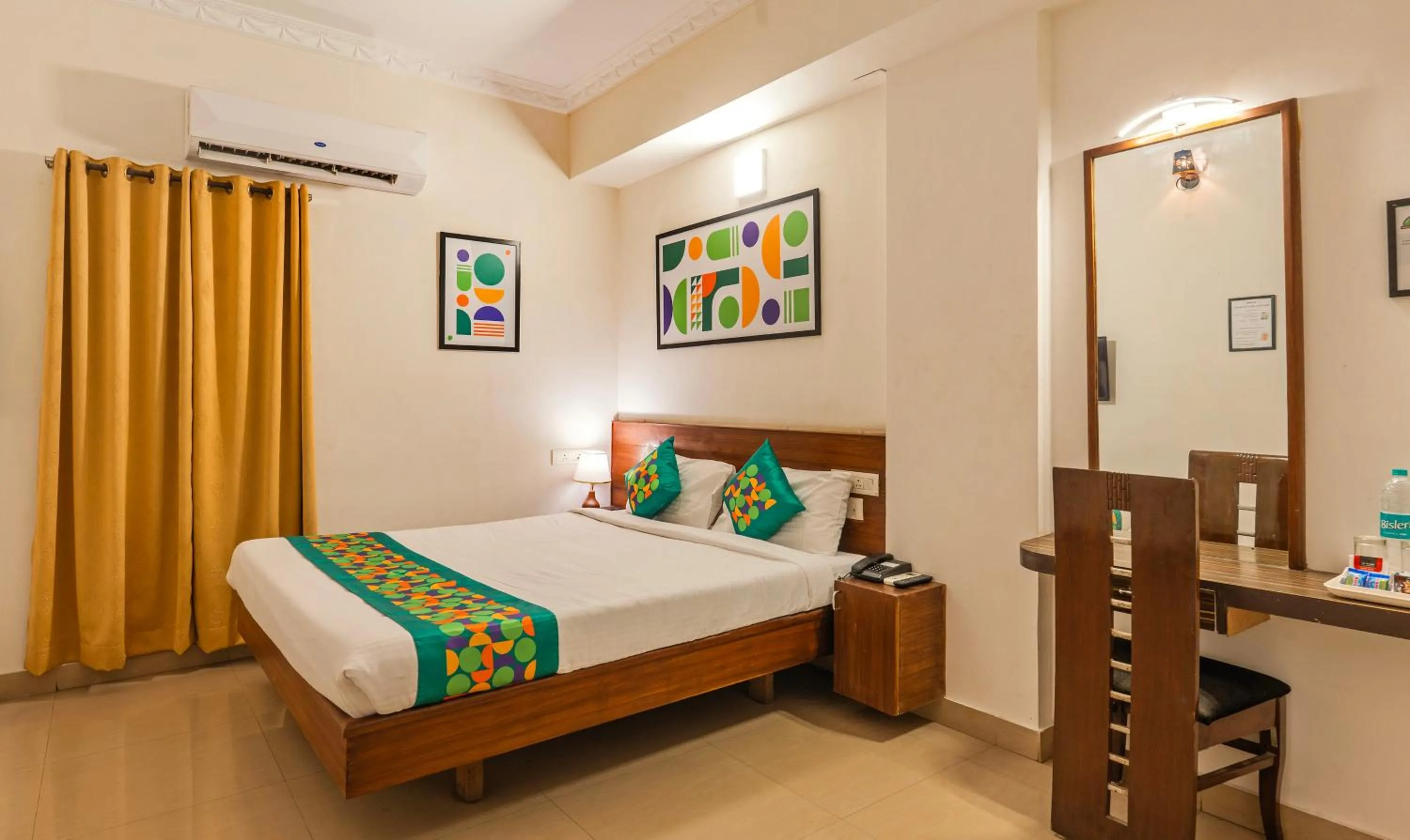 Bedroom, Bed in Hotel Golden Bliss