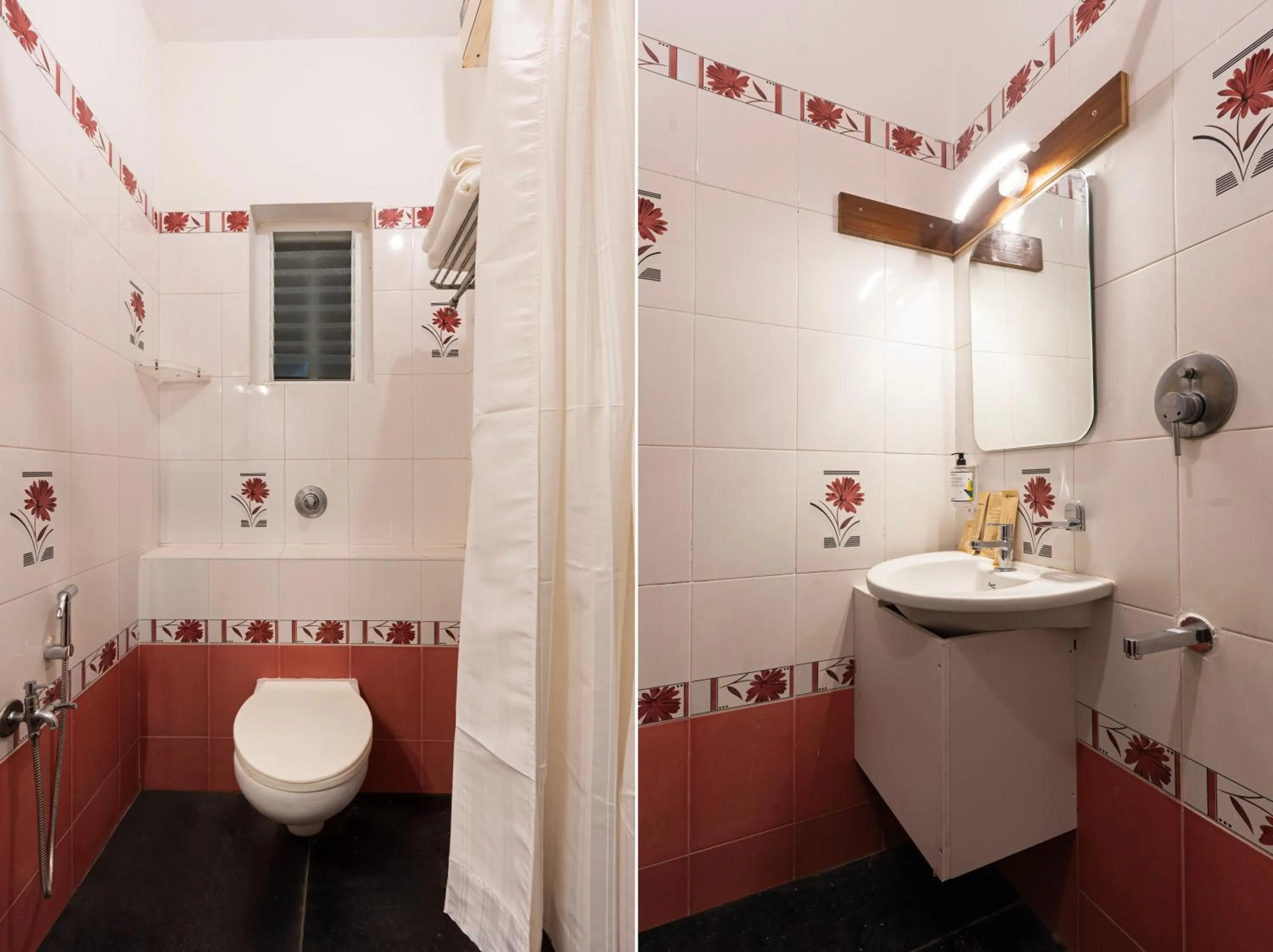 Bathroom in Hotel Golden Bliss