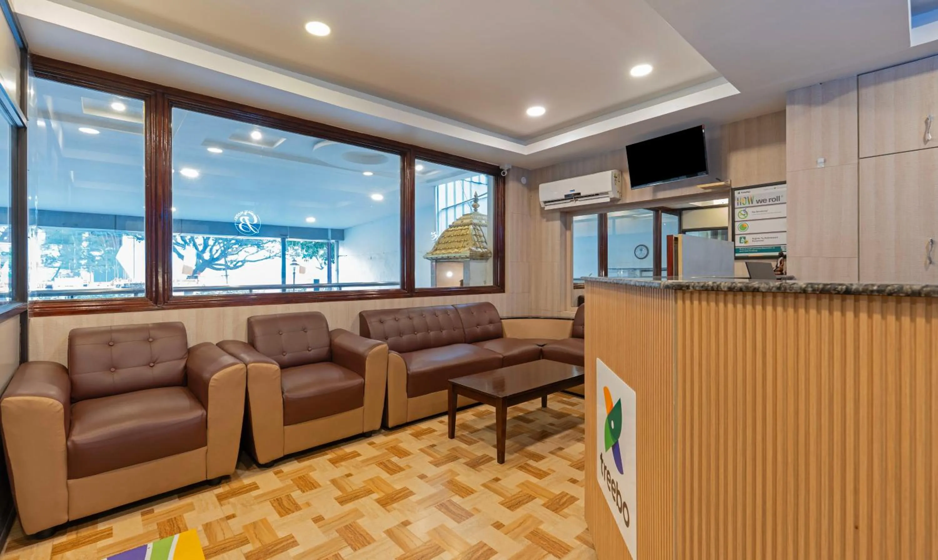 Seating area in Hotel Golden Bliss