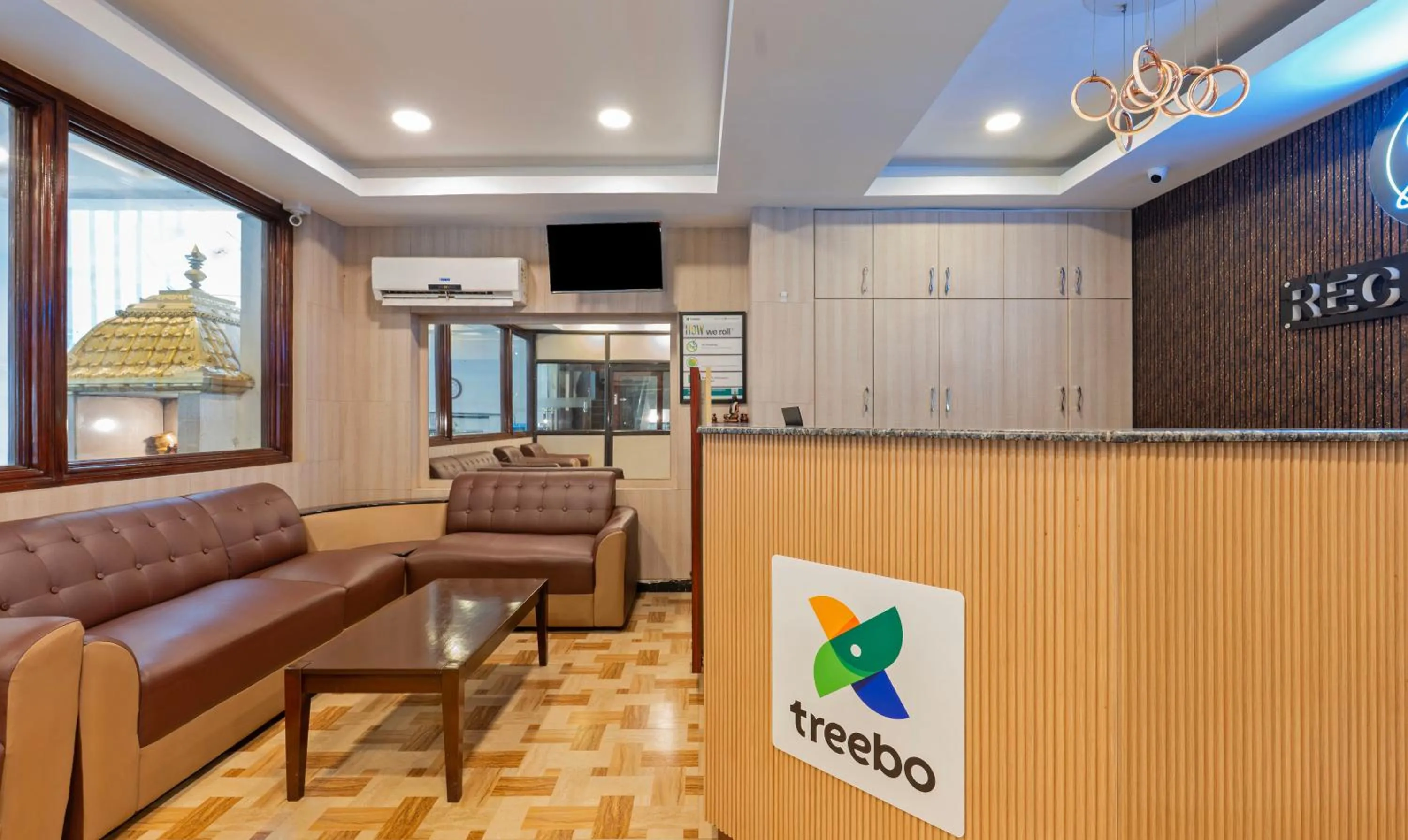 Lobby or reception in Hotel Golden Bliss