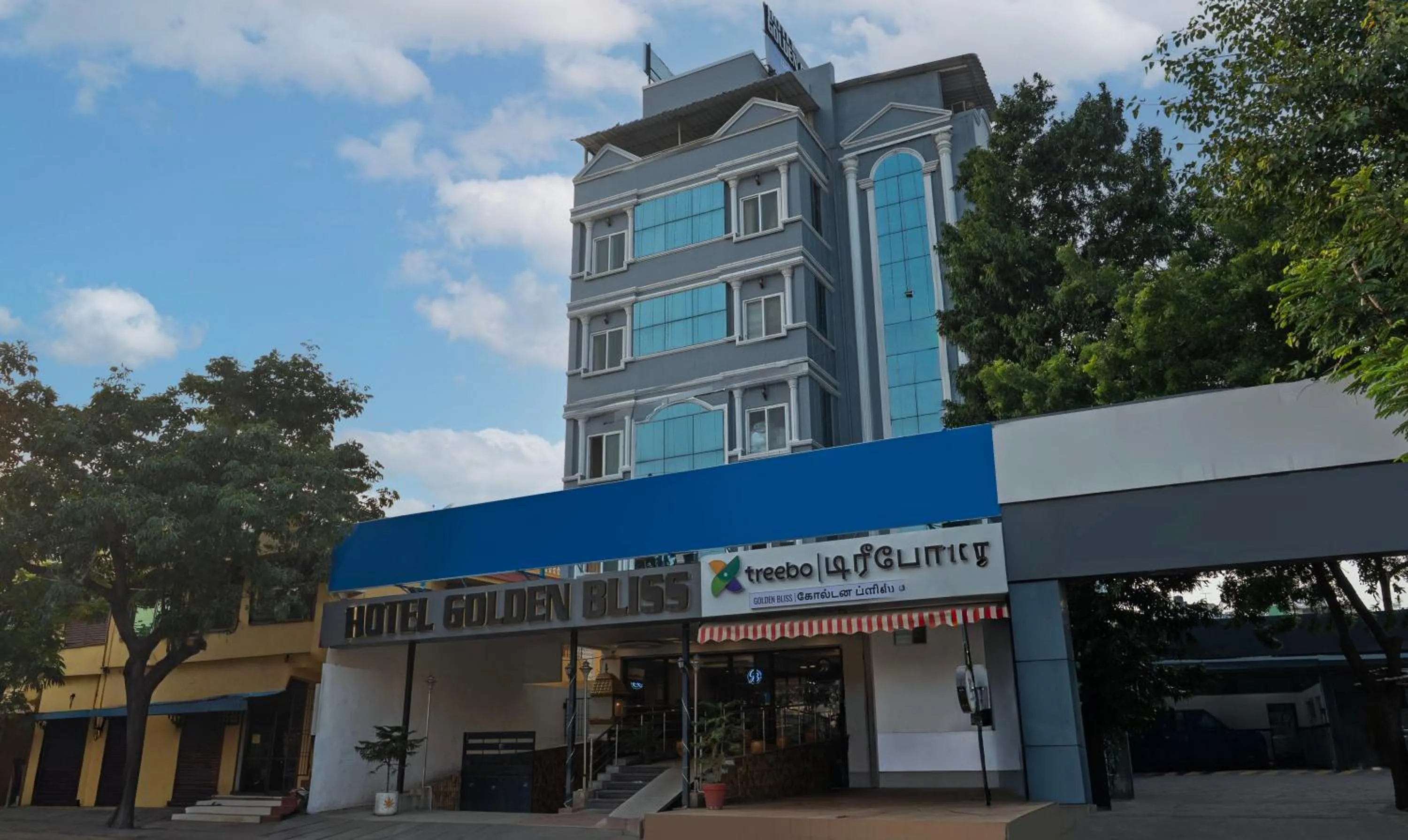 Property building in Hotel Golden Bliss