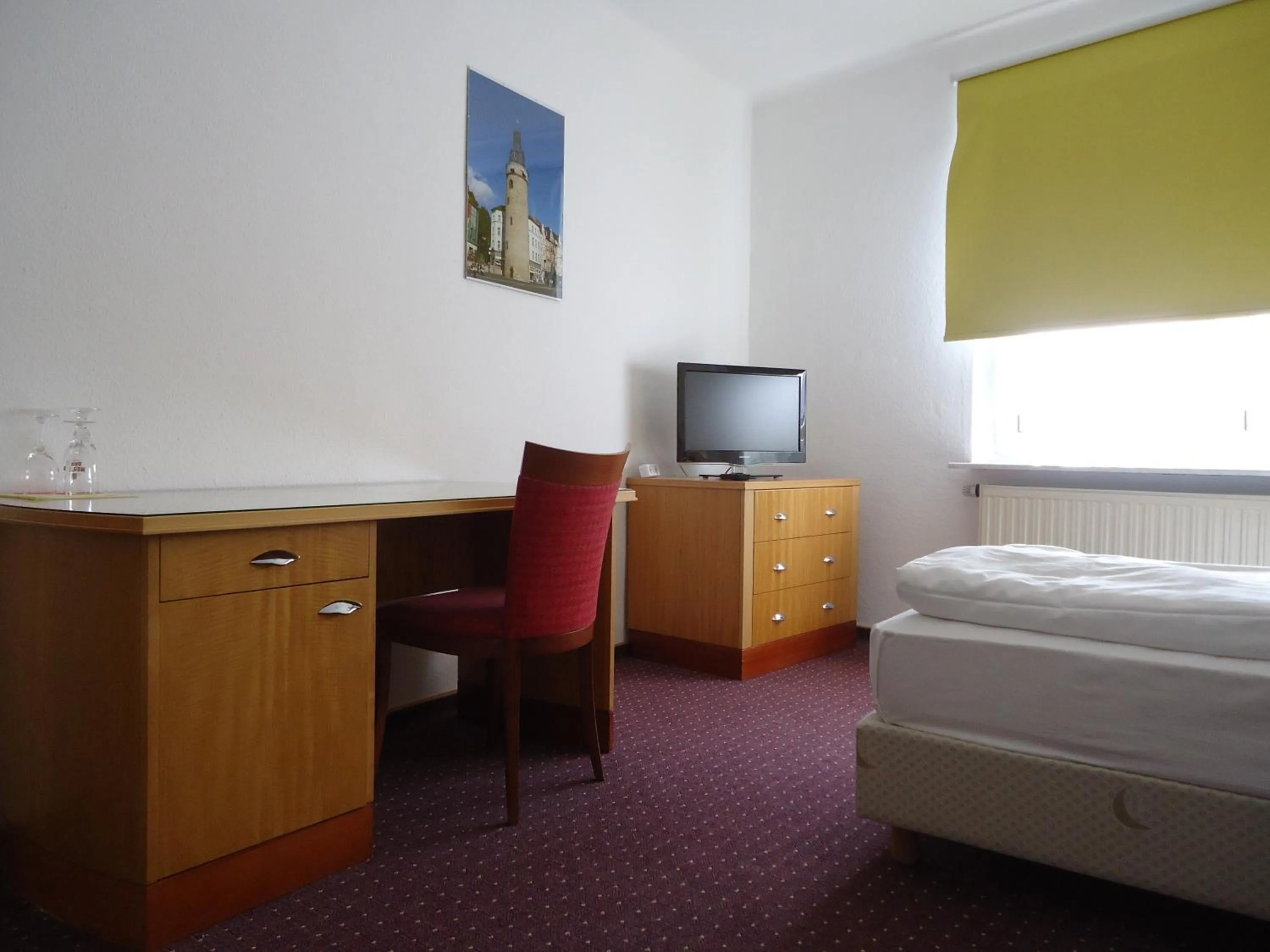 Bedroom, Bed in Hotel Schweizer Hof