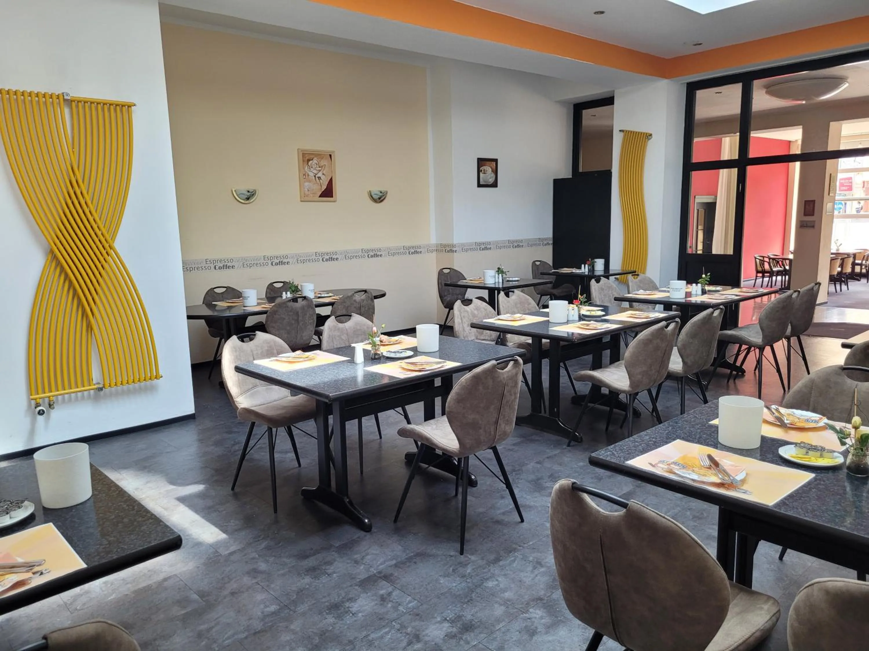 Restaurant/places to eat in Hotel Schweizer Hof