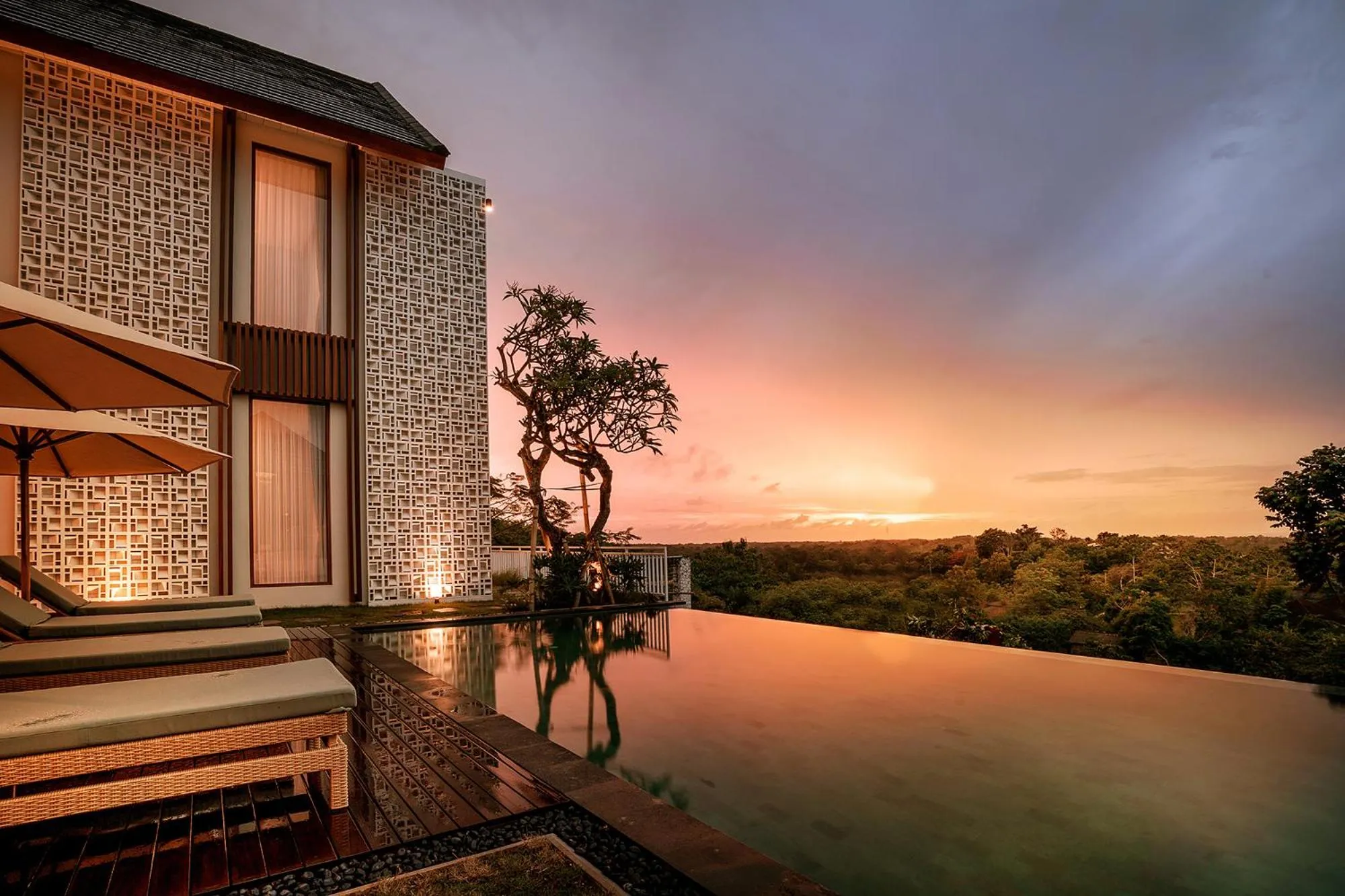 Swimming pool in One Degree Sunset Hill Leisure