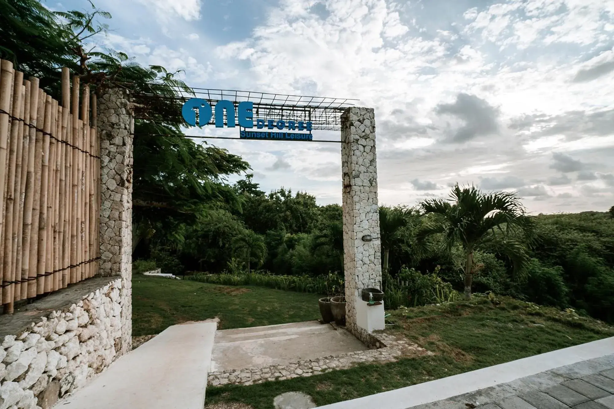 Facade/entrance in One Degree Sunset Hill Leisure Facade/entrance in One Degree Sunset Hill Leisure