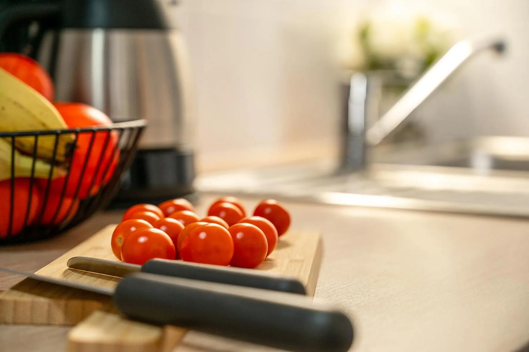 Kitchen or kitchenette in Nemea Appart Hotel Europe Velizy Villacoublay