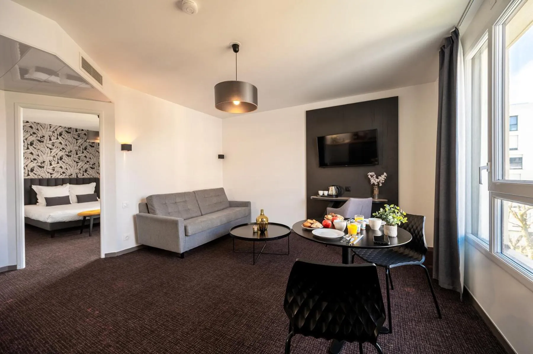 TV and multimedia, Bed in Nemea Appart Hotel Europe Velizy Villacoublay