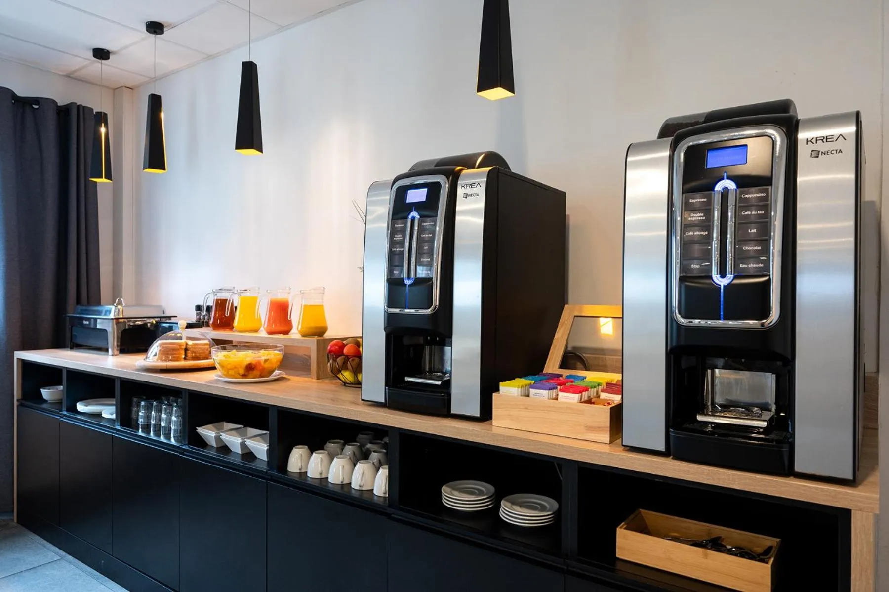 Breakfast in Nemea Appart Hotel Europe Velizy Villacoublay