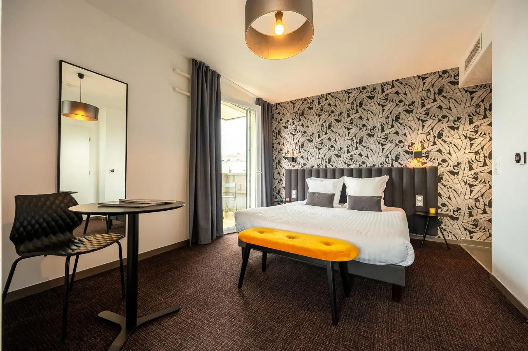 Bed in Nemea Appart Hotel Europe Velizy Villacoublay Bed in Nemea Appart Hotel Europe Velizy Villacoublay