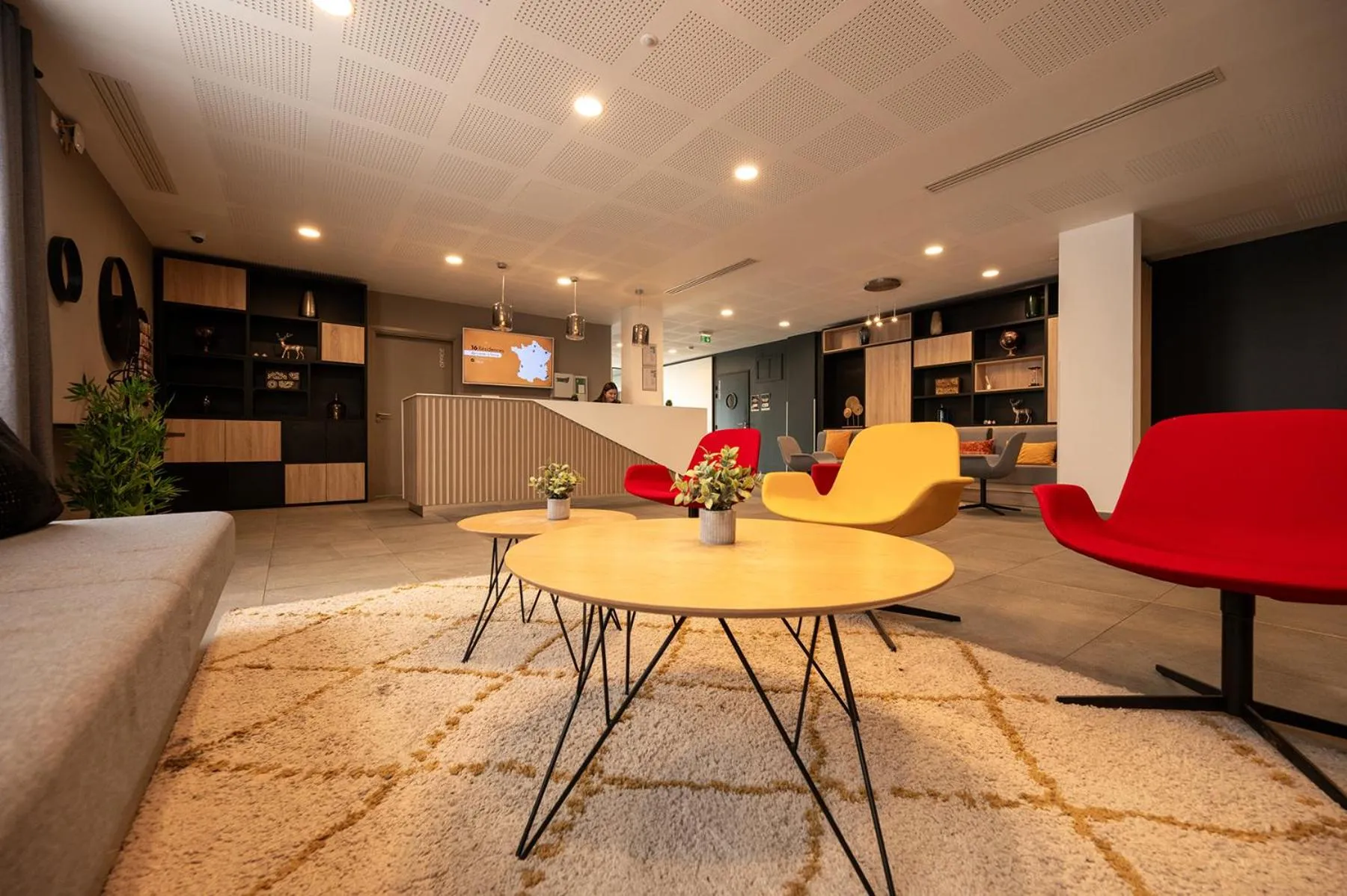 Lobby or reception in Nemea Appart Hotel Europe Velizy Villacoublay