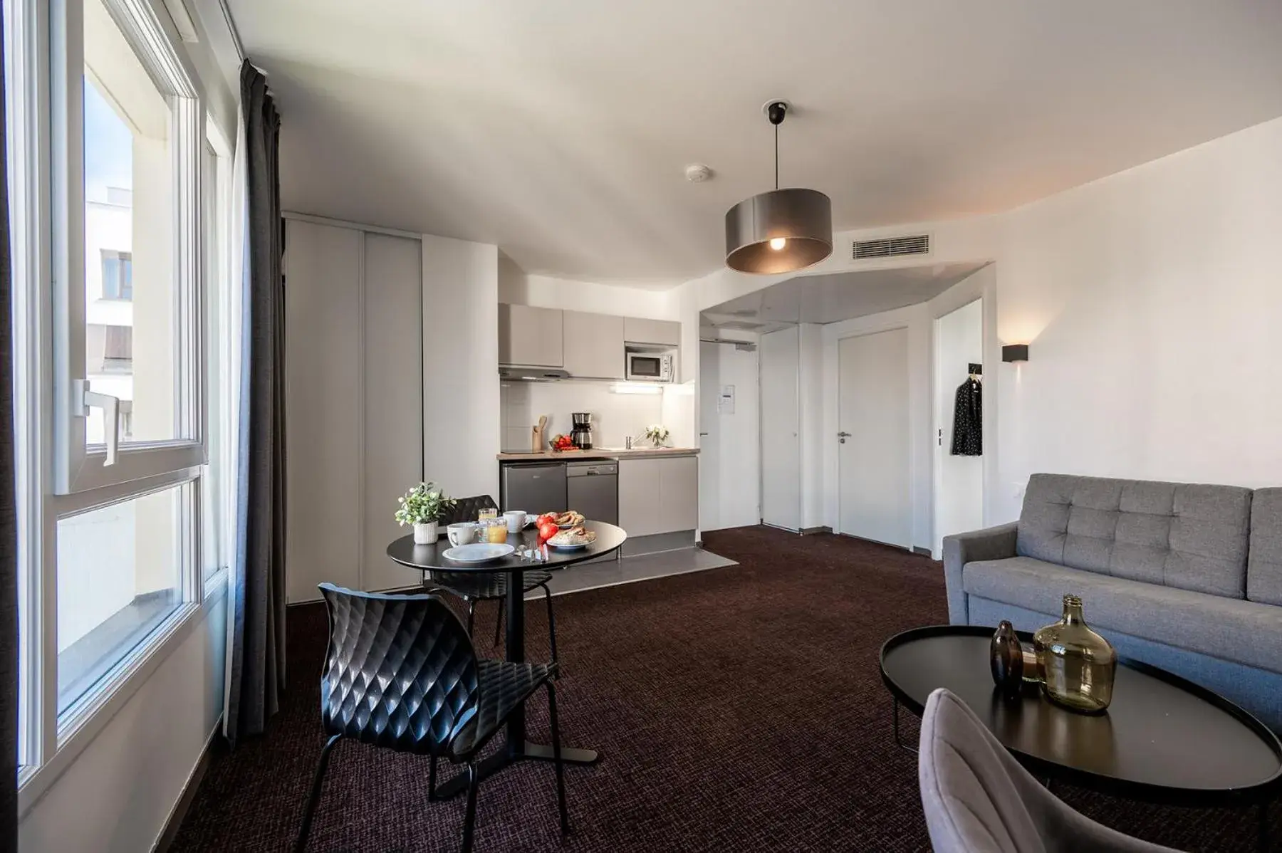 Photo of the whole room in Nemea Appart Hotel Europe Velizy Villacoublay Photo of the whole room in Nemea Appart Hotel Europe Velizy Villacoublay