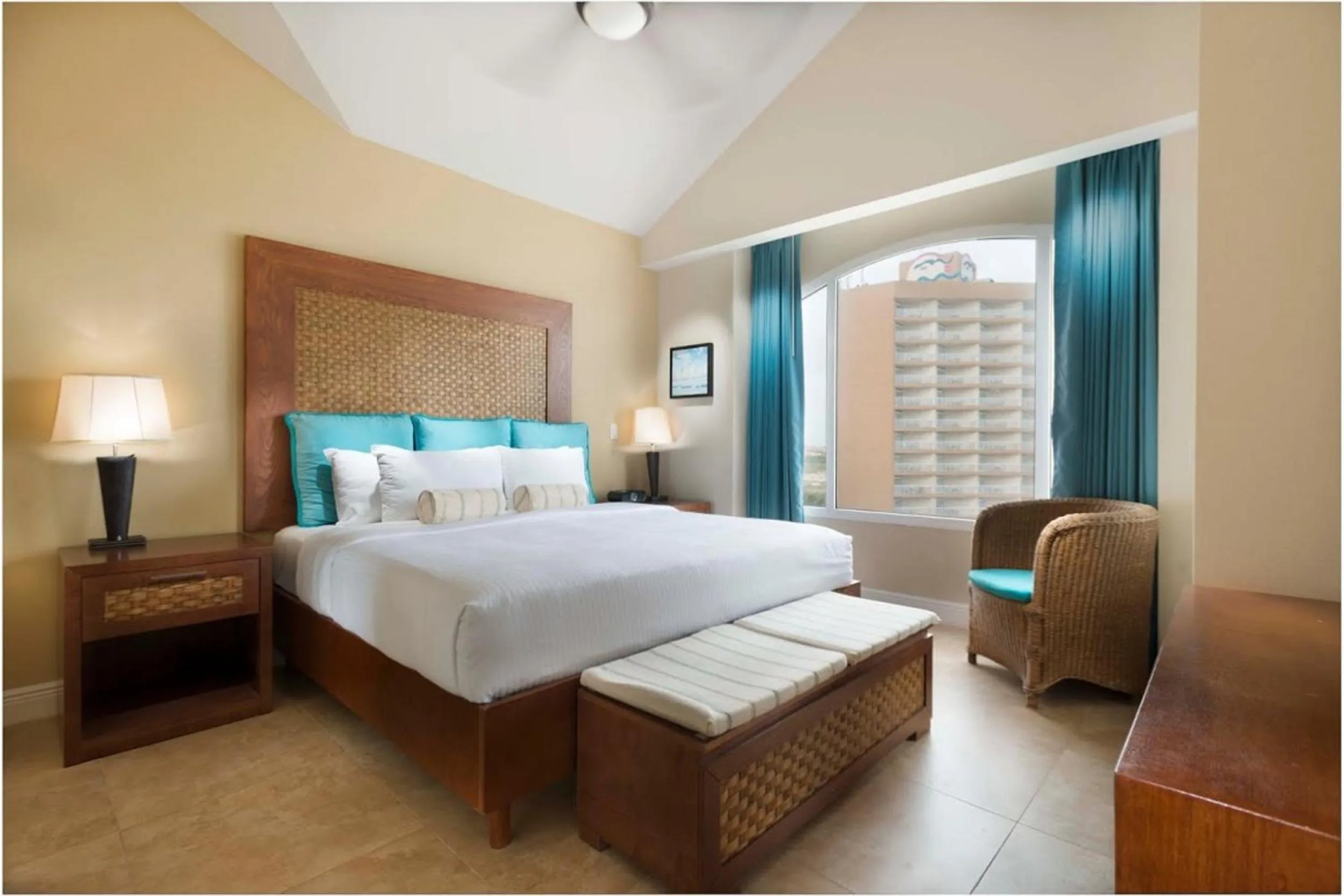 Photo of the whole room, Bed in Divi Aruba Phoenix Beach Resort