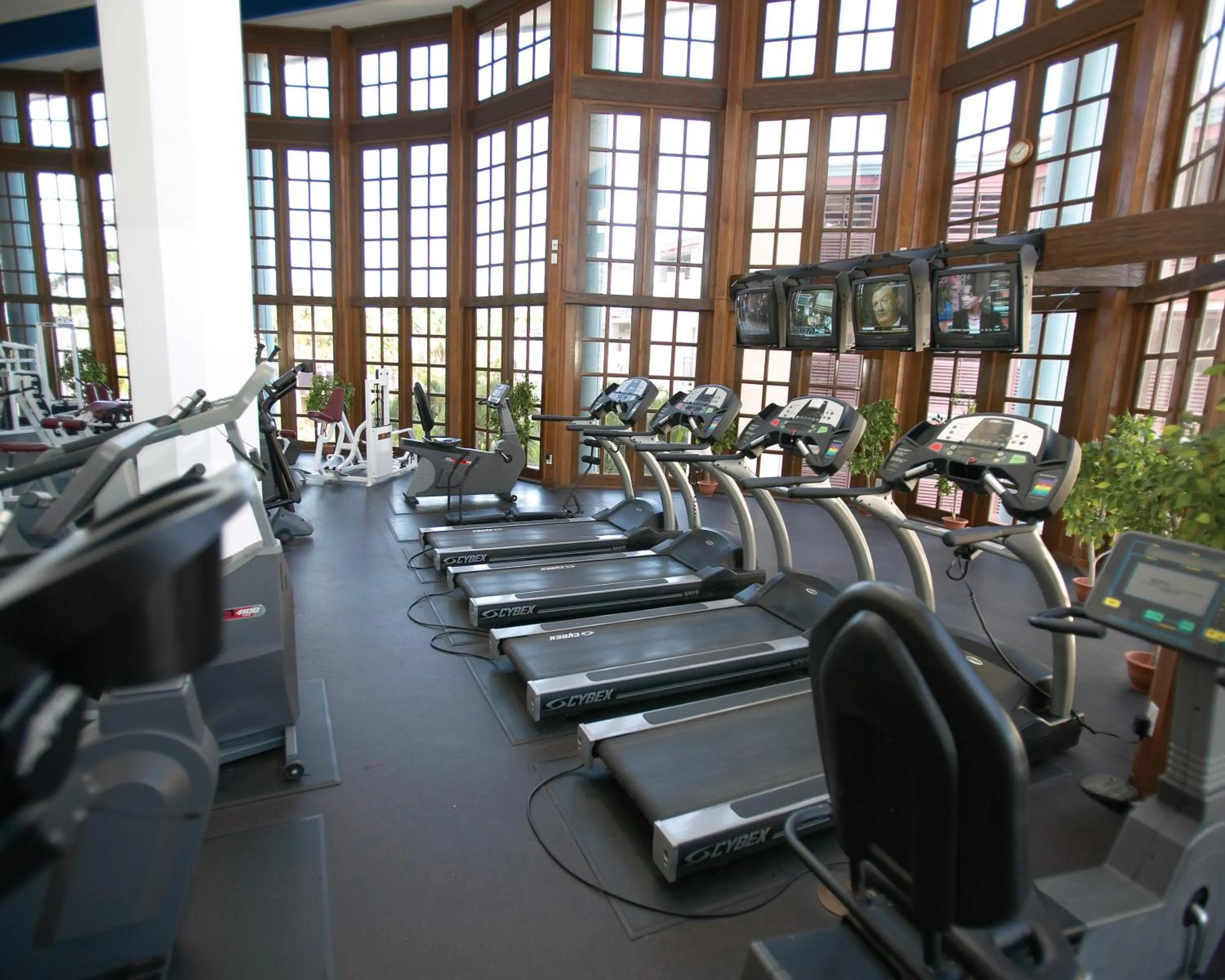 Fitness centre/facilities in Divi Aruba Phoenix Beach Resort