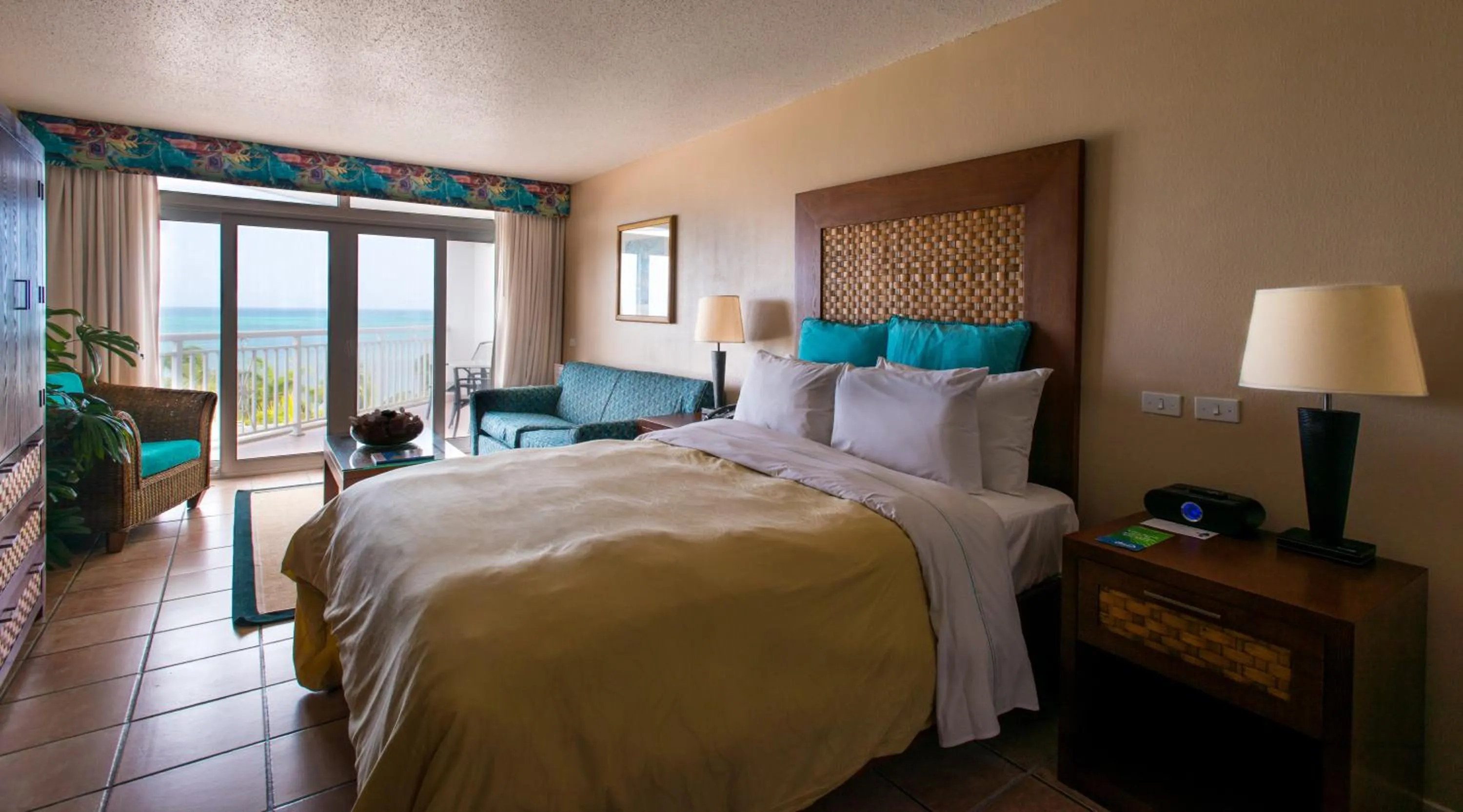 Photo of the whole room, Bed in Divi Aruba Phoenix Beach Resort