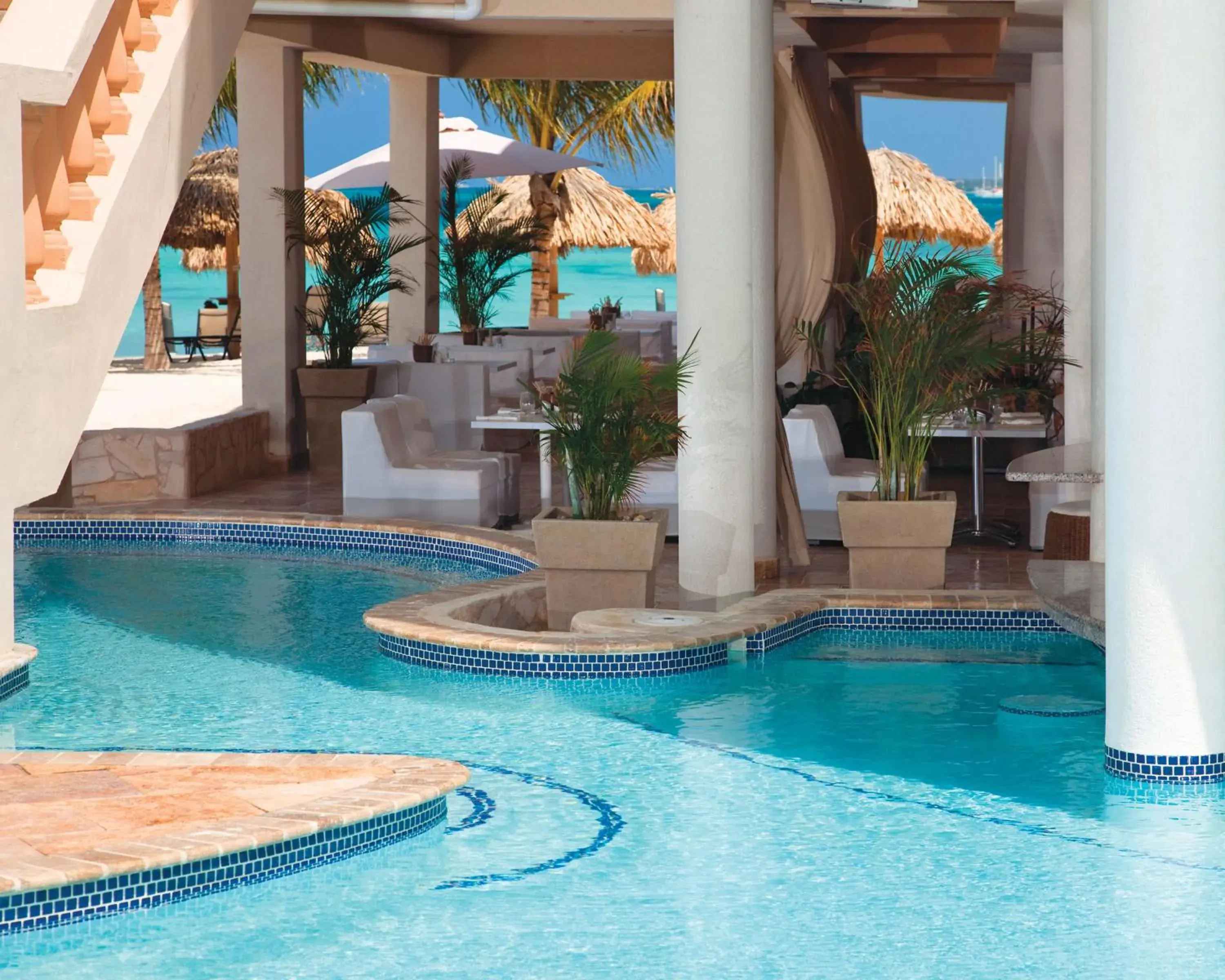Swimming pool in Divi Aruba Phoenix Beach Resort Swimming pool in Divi Aruba Phoenix Beach Resort