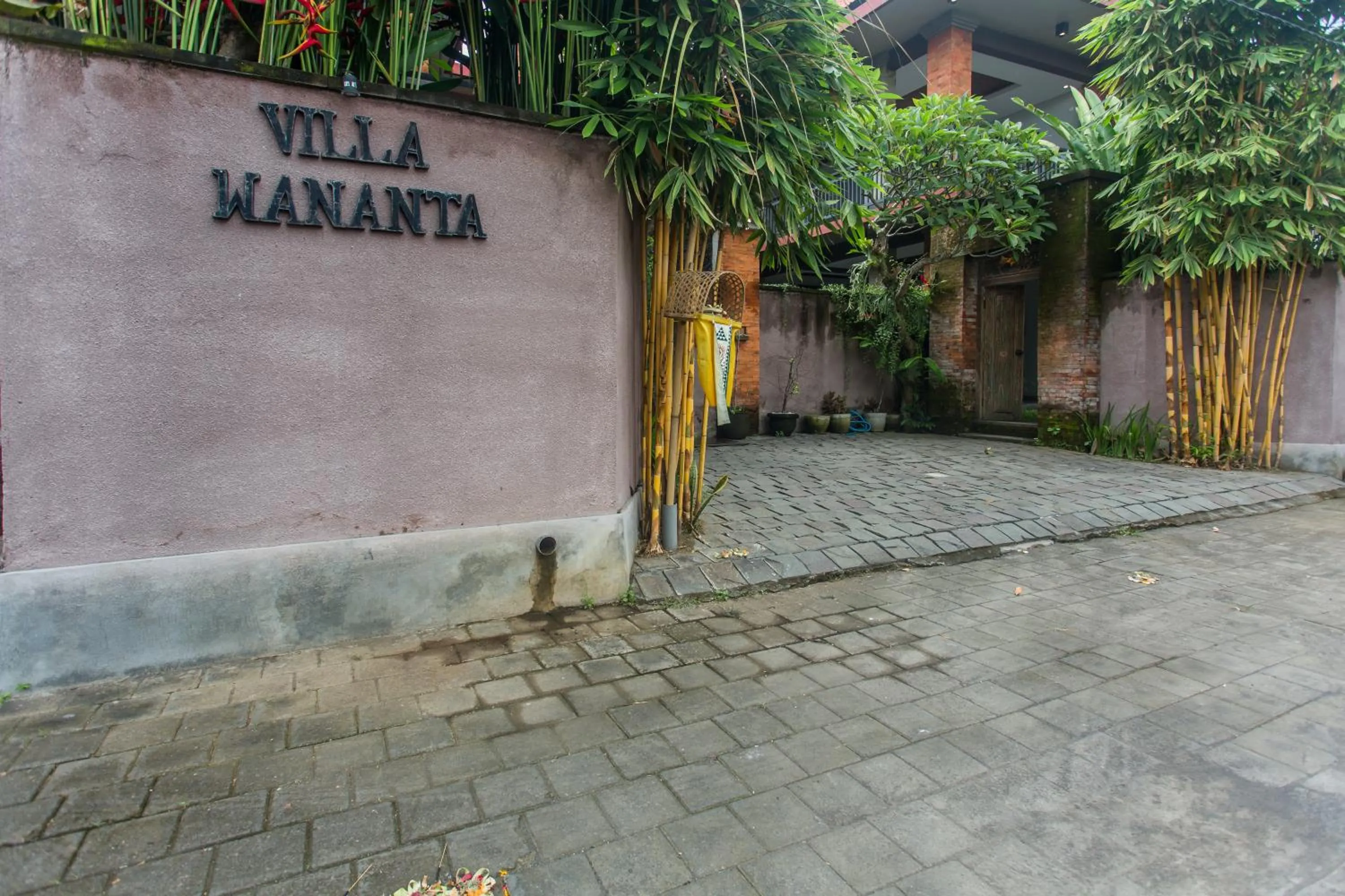 Street view in Villa Wananta