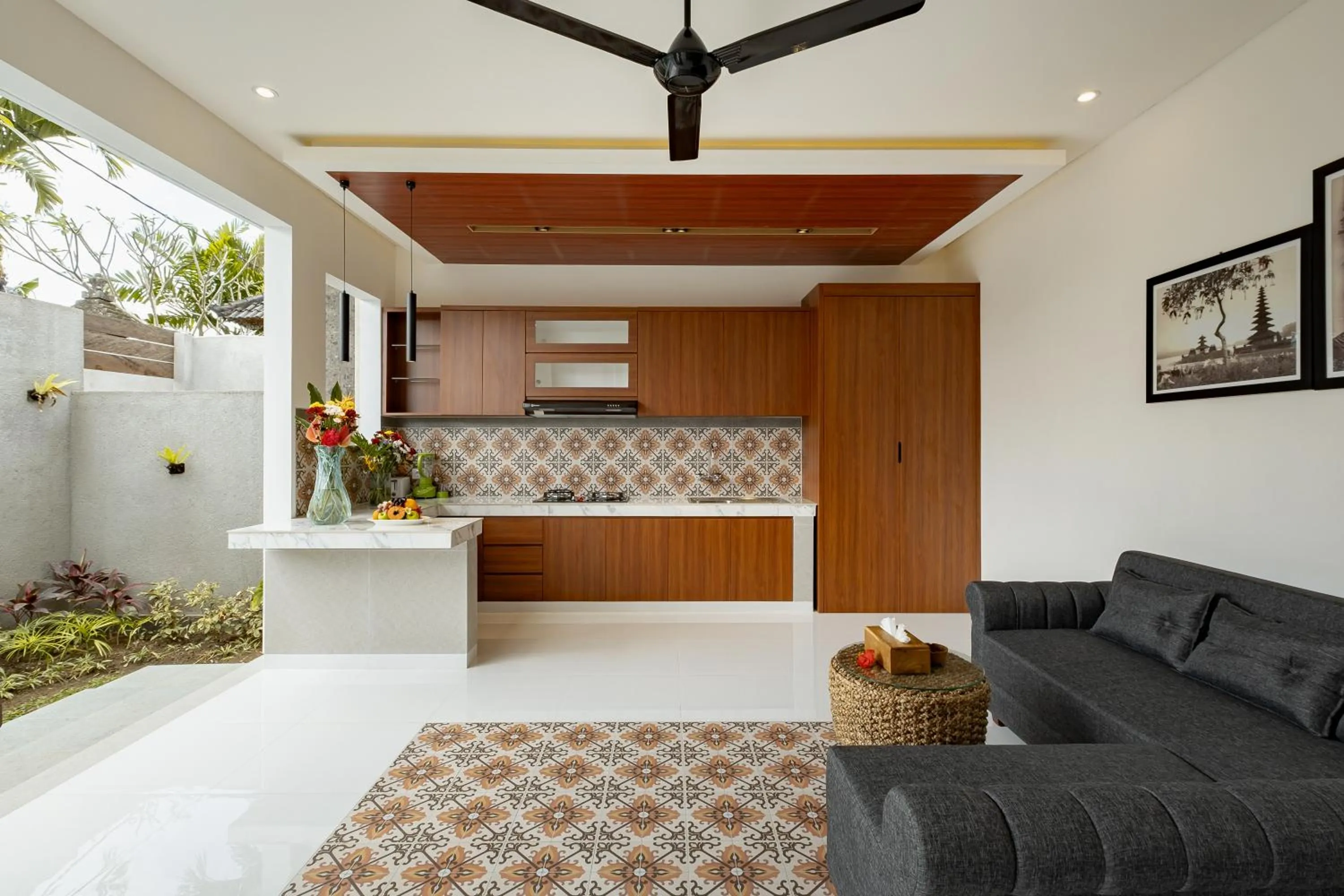 Kitchen or kitchenette in Villa Wananta