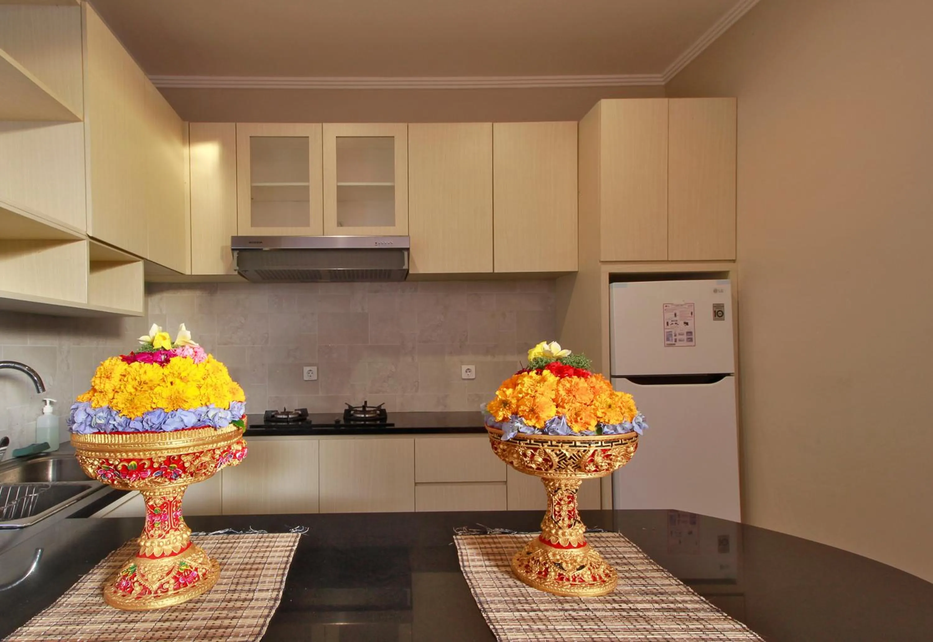 Kitchen or kitchenette in Villa Wananta