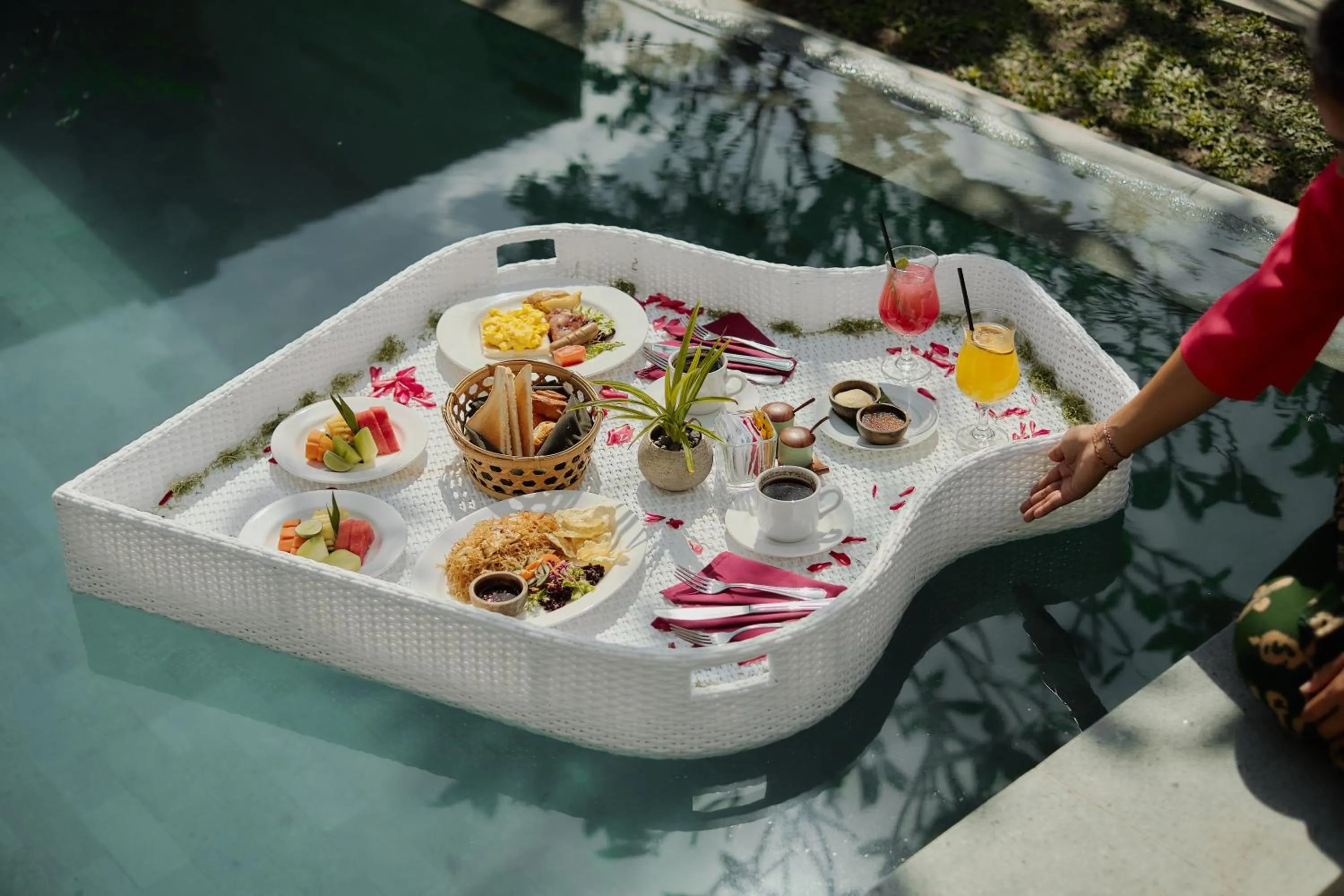 Food and drinks in Villa Wananta