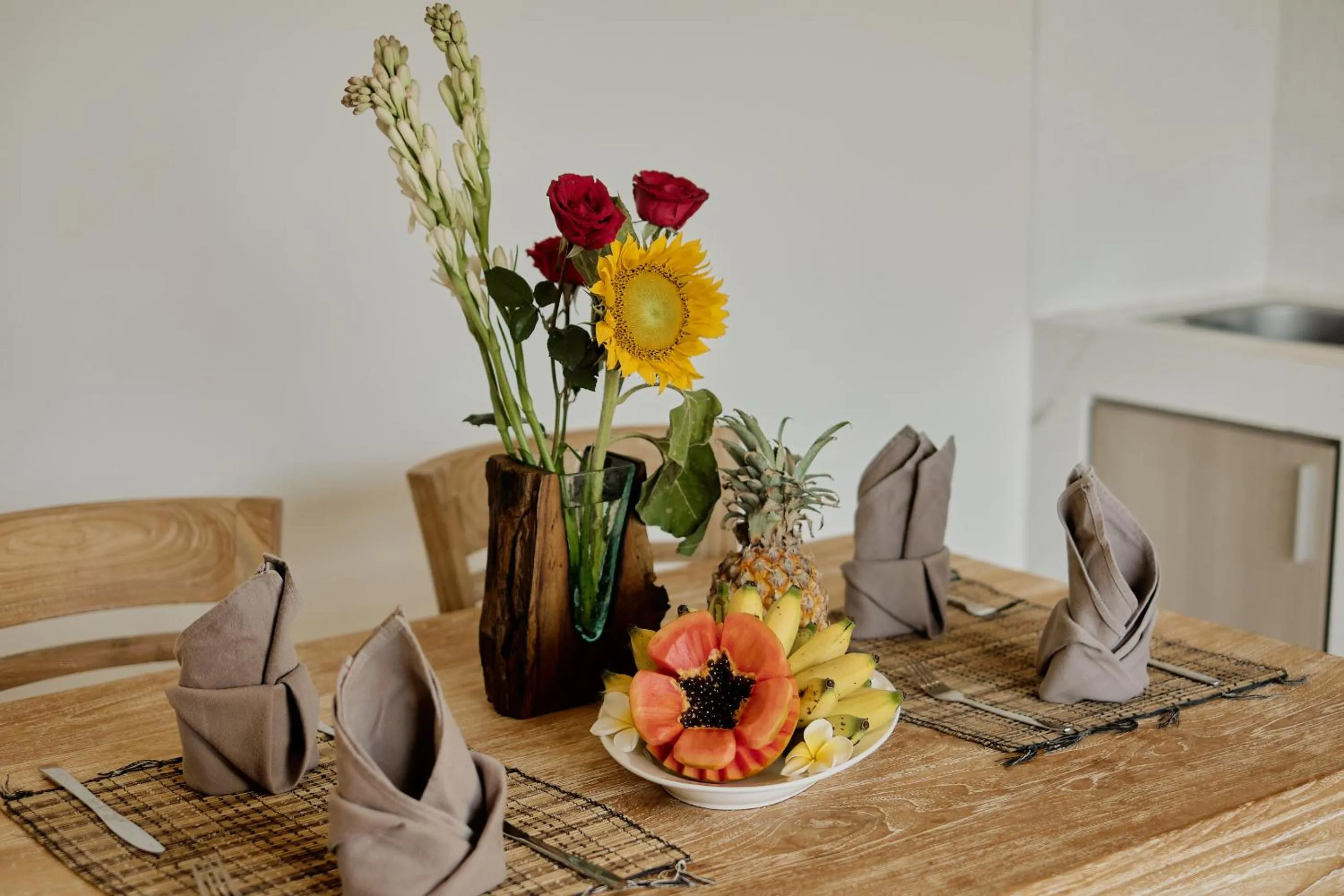 Kitchen or kitchenette in Villa Wananta