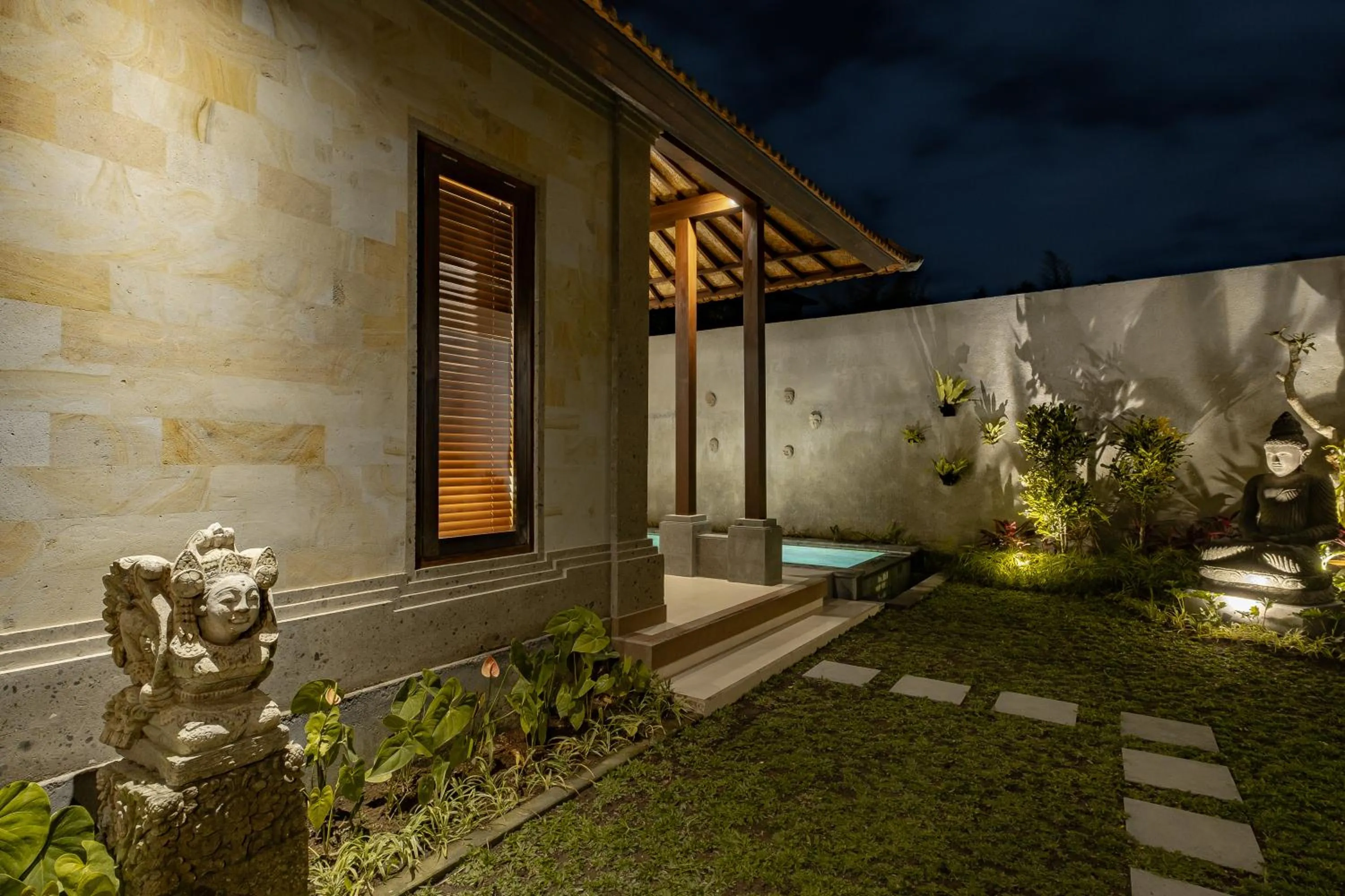 Night in Villa Wananta