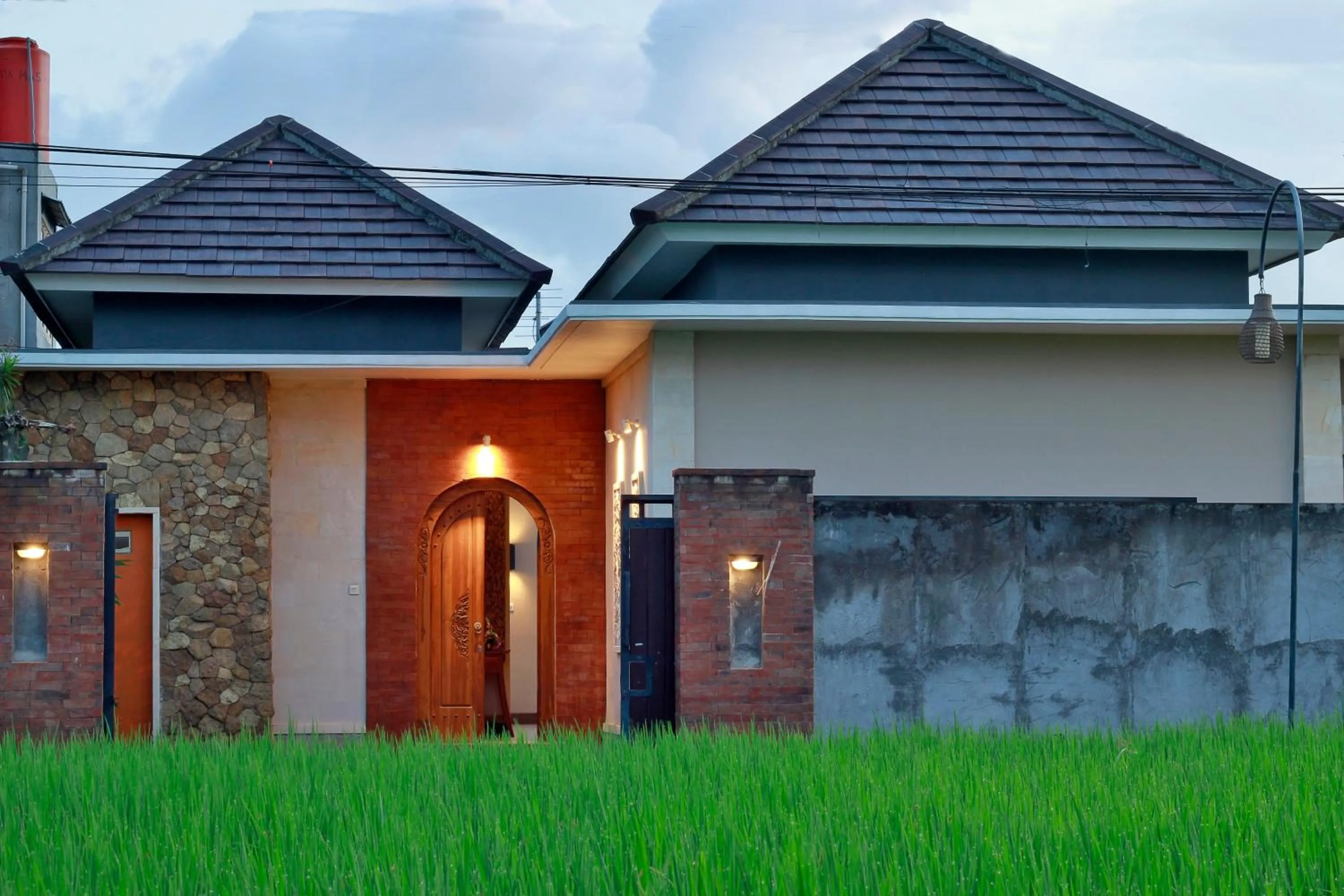 Property building in Villa Wananta