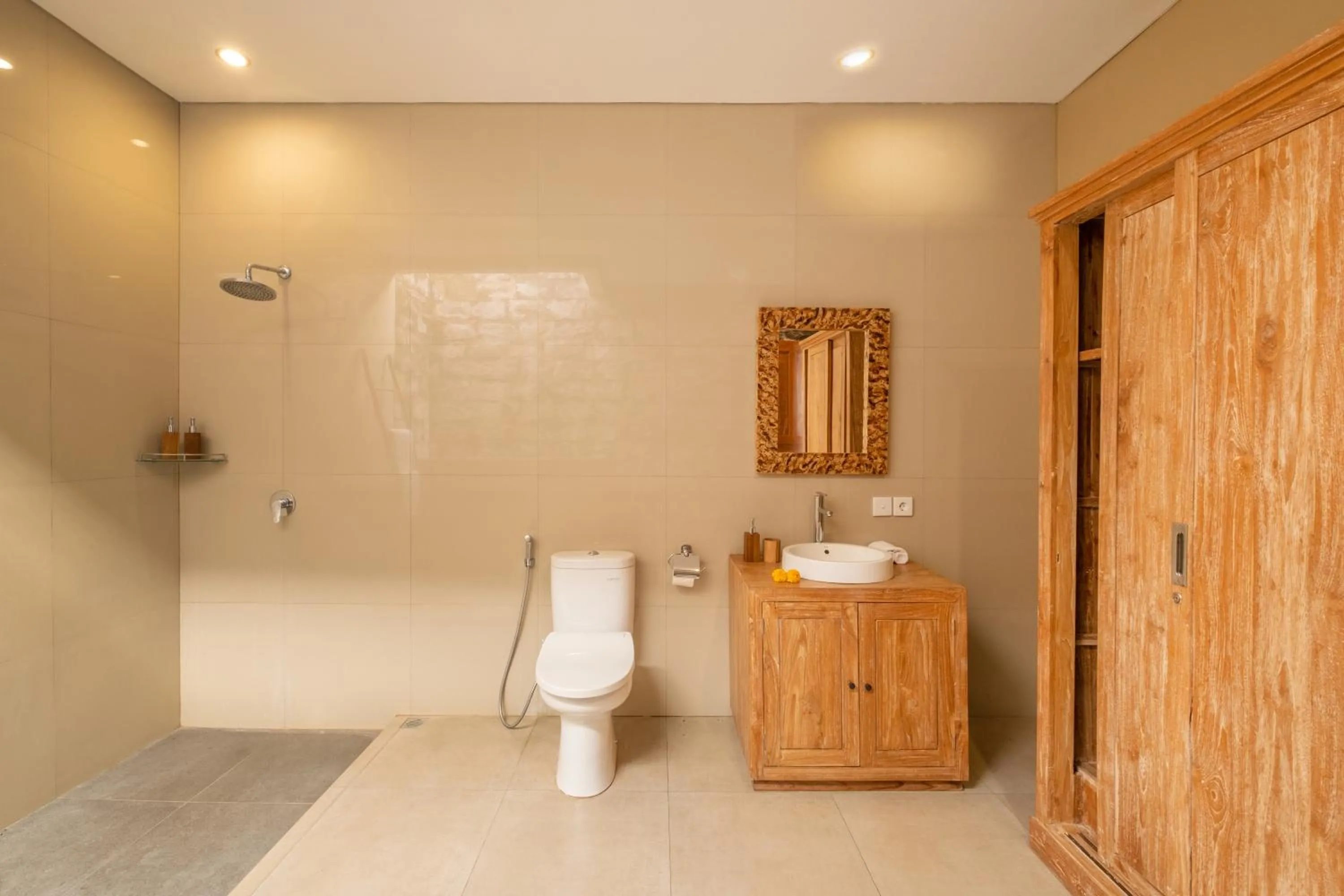 Shower in Villa Wananta