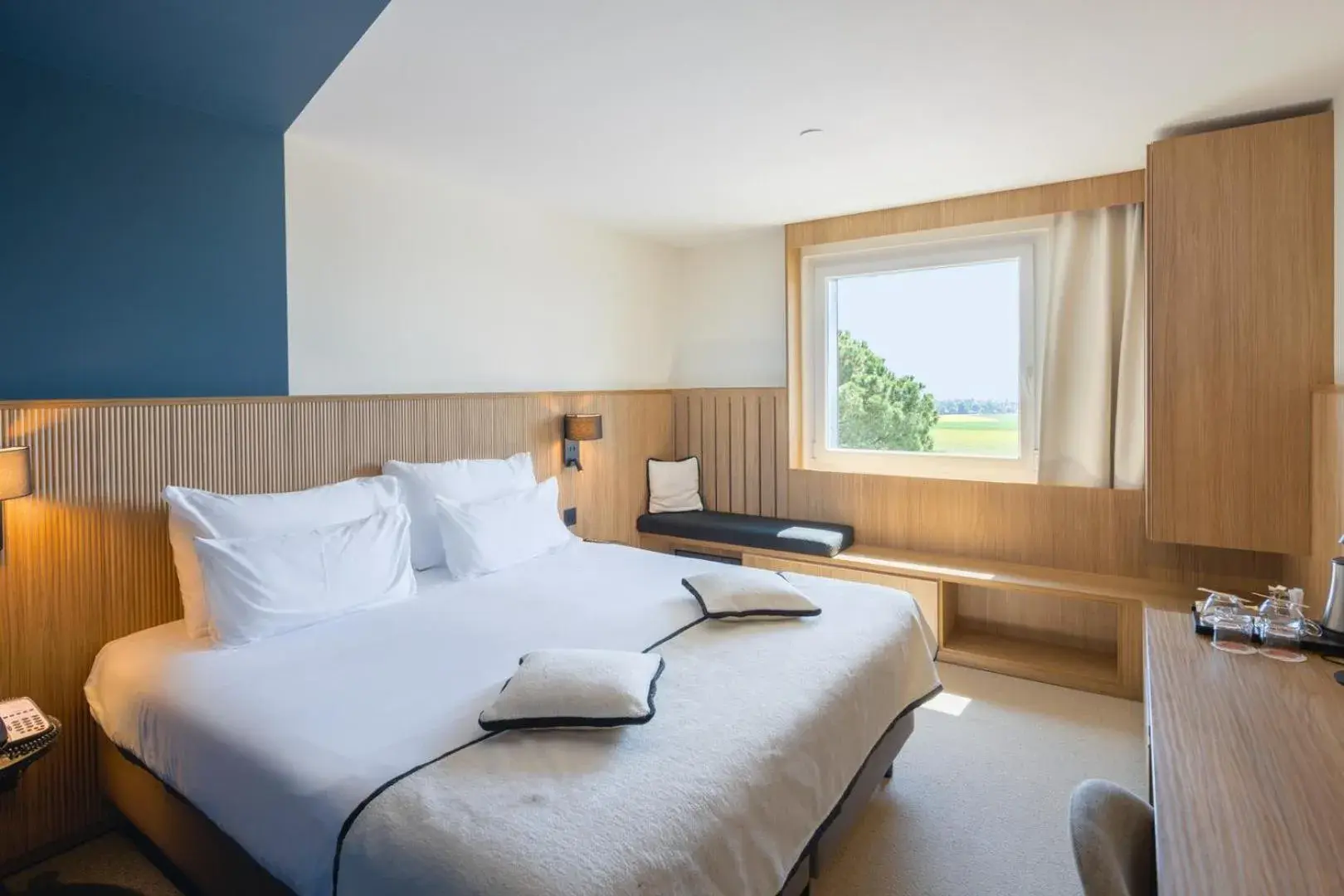 Bedroom, Bed in Everness Hotel & Resort Bedroom, Bed in Everness Hotel & Resort